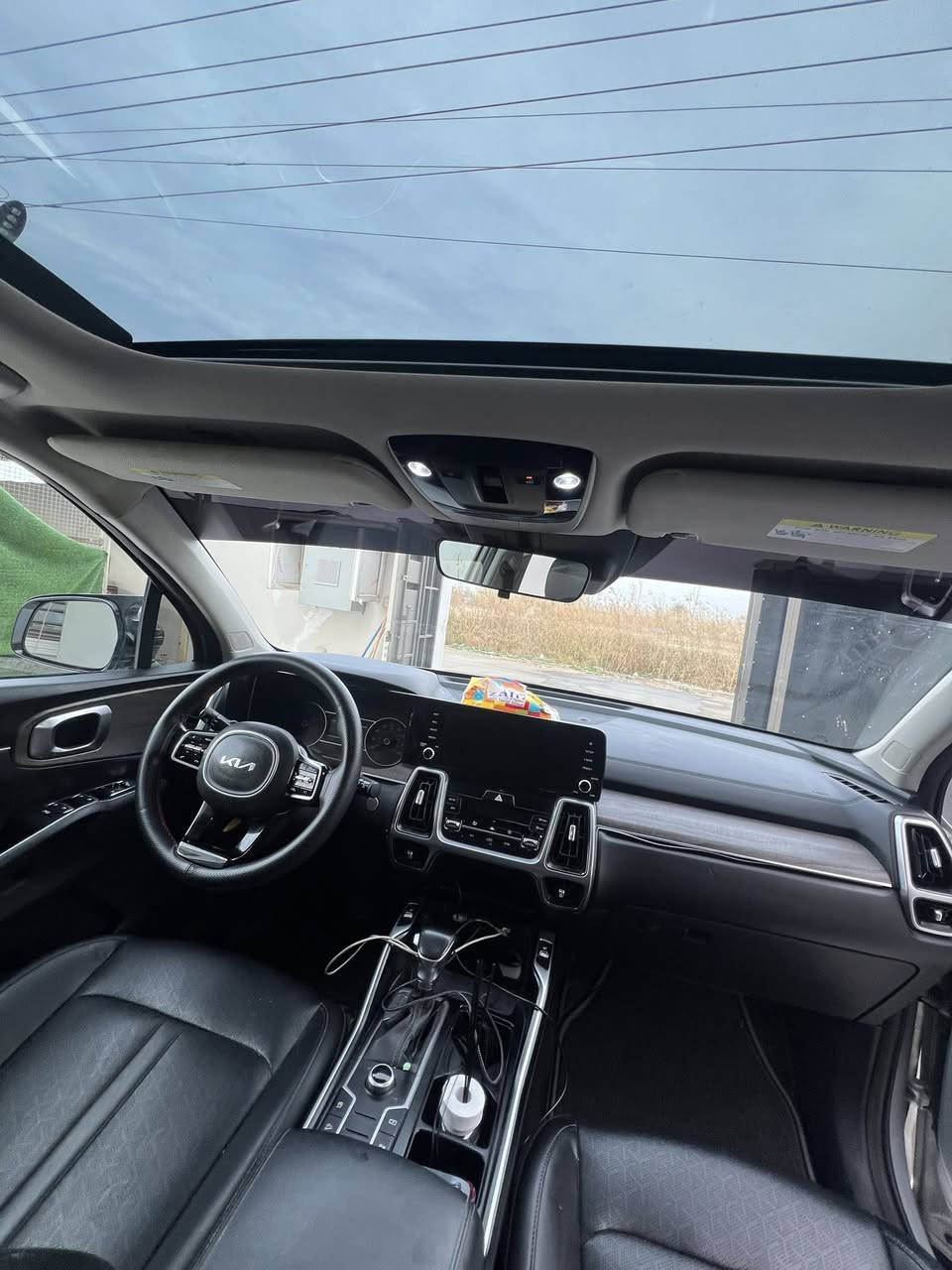 سورنتو 22 فول للاخير + بيها بس بنيد وارد امريكي + سونار وحادث كله موجود عالخاص والاستفسار 
***********
