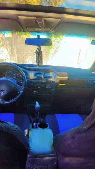 السلام عليكم
للبيع اوبل فكتره موديل 91لون اسود
كير ومكينه بشرط طخم ويل كب رياضي حجم 15  عليها تعديلات حلوه لايت عدسه زينون عالي ناصي سياره رياضيه كير رياضي نمره طويله محرك 20 ترايك 200 
السعر 48 شراي اتصل خاص مااجاوب 
***********
