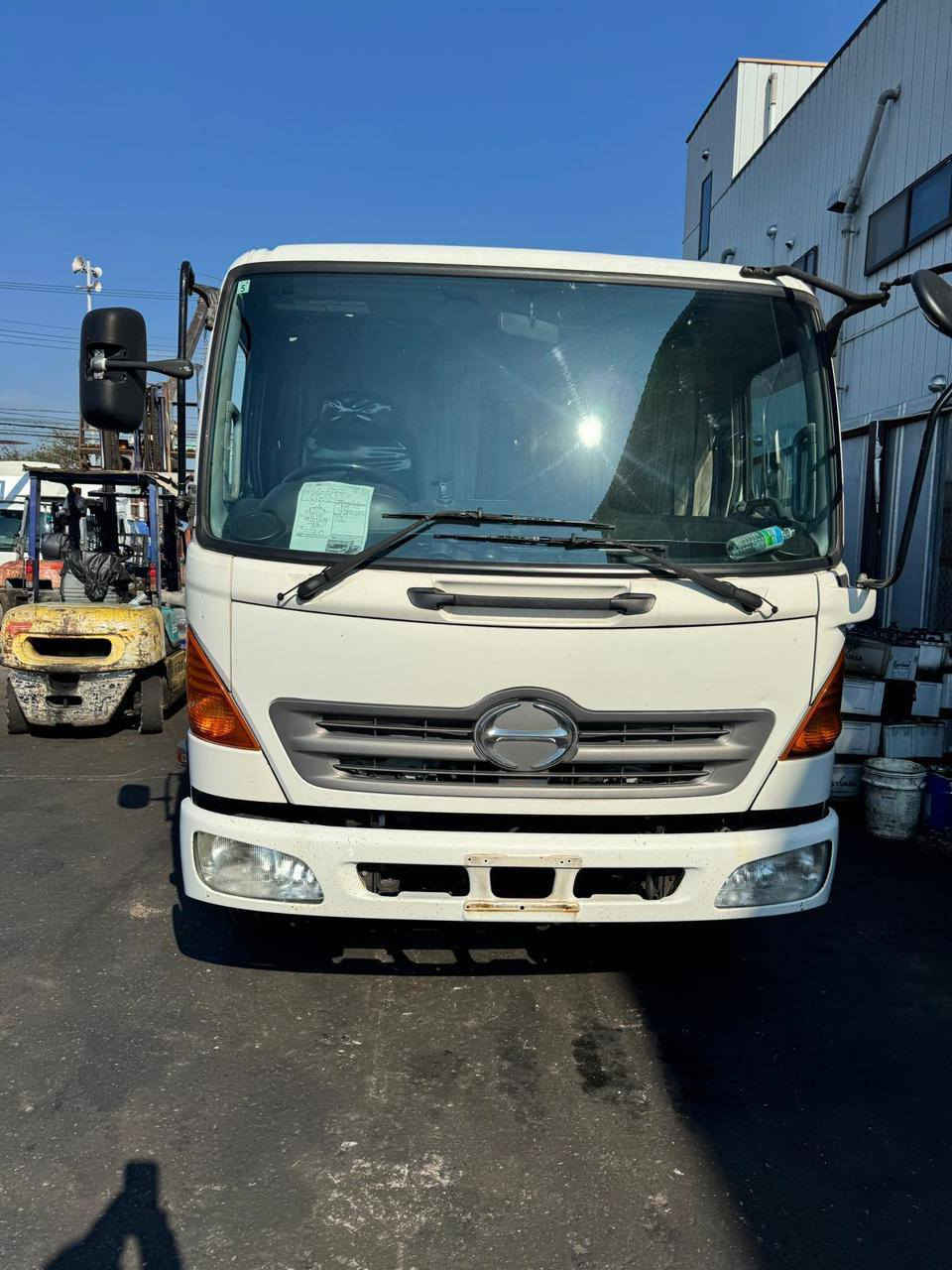 سلام عليكم كرين هينو شيطان دخول جديد موديل 2023 سياره بلاديه كرين كرين يو كان حديث مخالف 3سلايتات رقم السيارة بصره سياره باسمي تحويل ثاني يوم الاتصال عل رقم 
*********** مكان السيارة بغداد
