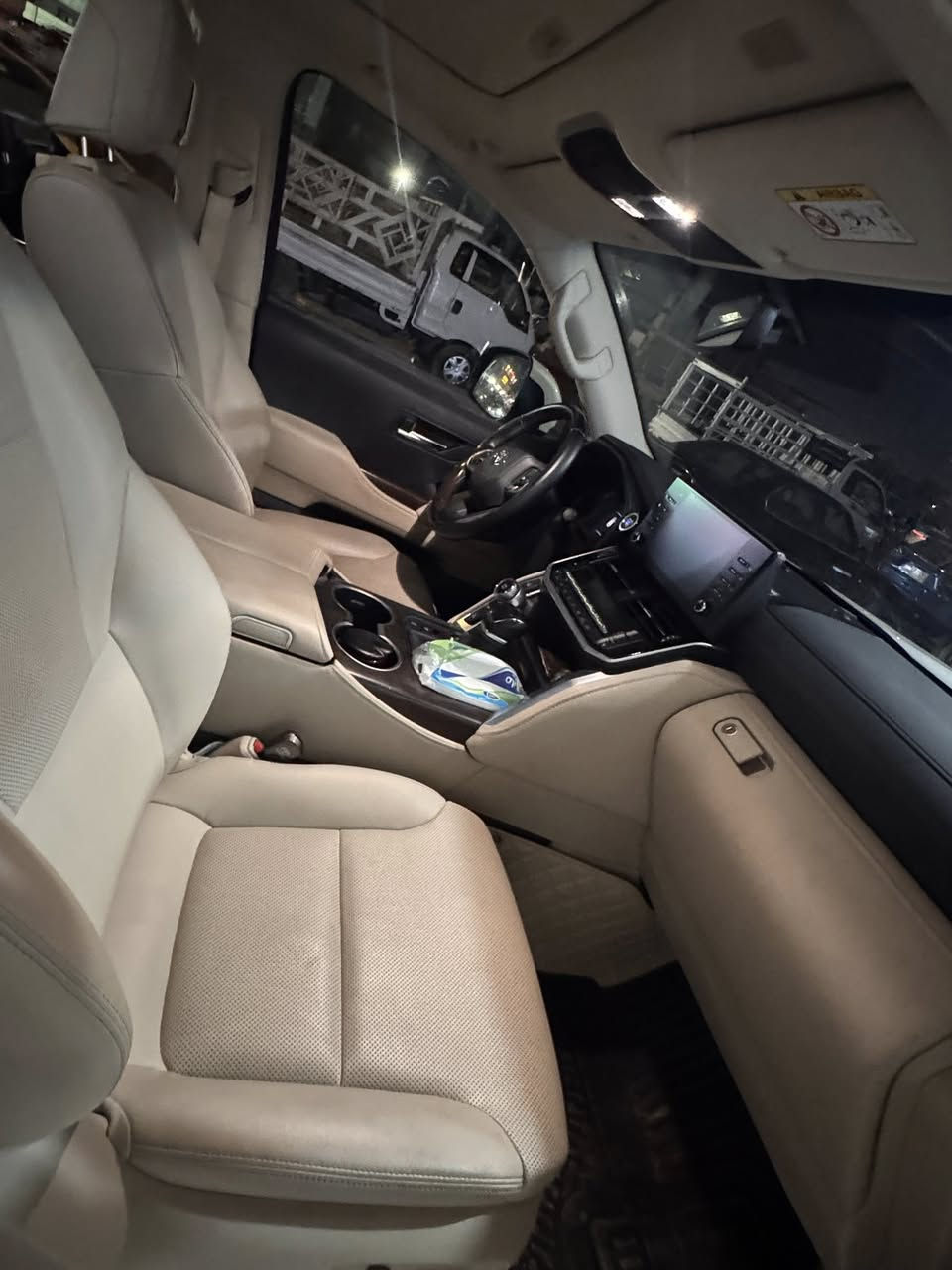 السلام عليكم لاندكروز موديل 24 كفاله عامه ساز ام تطبيق 
ماشيه 30 رقم بغداد بسمي 
مواصفات معروفه مكاني بابل حله
***********
