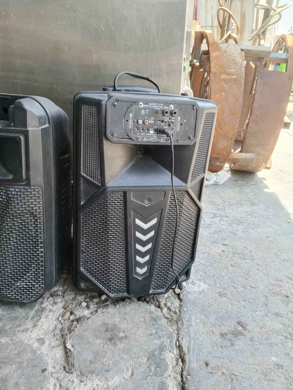 السلام عليكم عندي سماعه للبيع بس كهرباء السعر واحد 30 بي المجال بغداد زعفرانيه ***********
