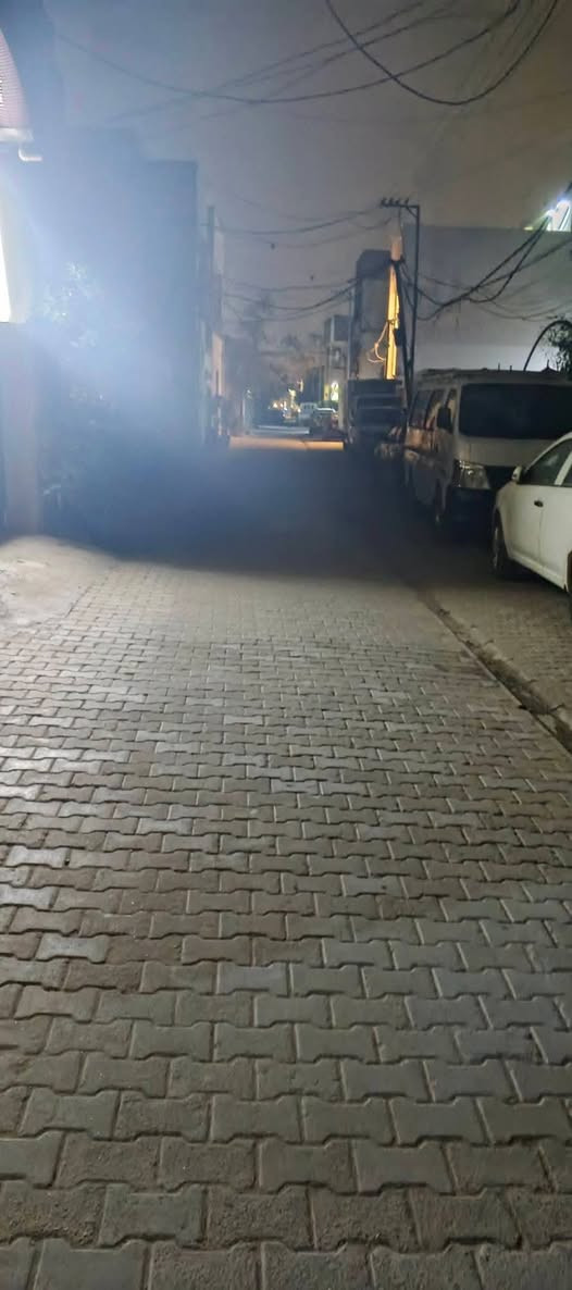 دار 50متر قيصريه  طابقين
زراعي شارع المقرنص خلف سوق السمكه  شارع البرزنجيه 
السعر 105,وبي مجال 
***********
