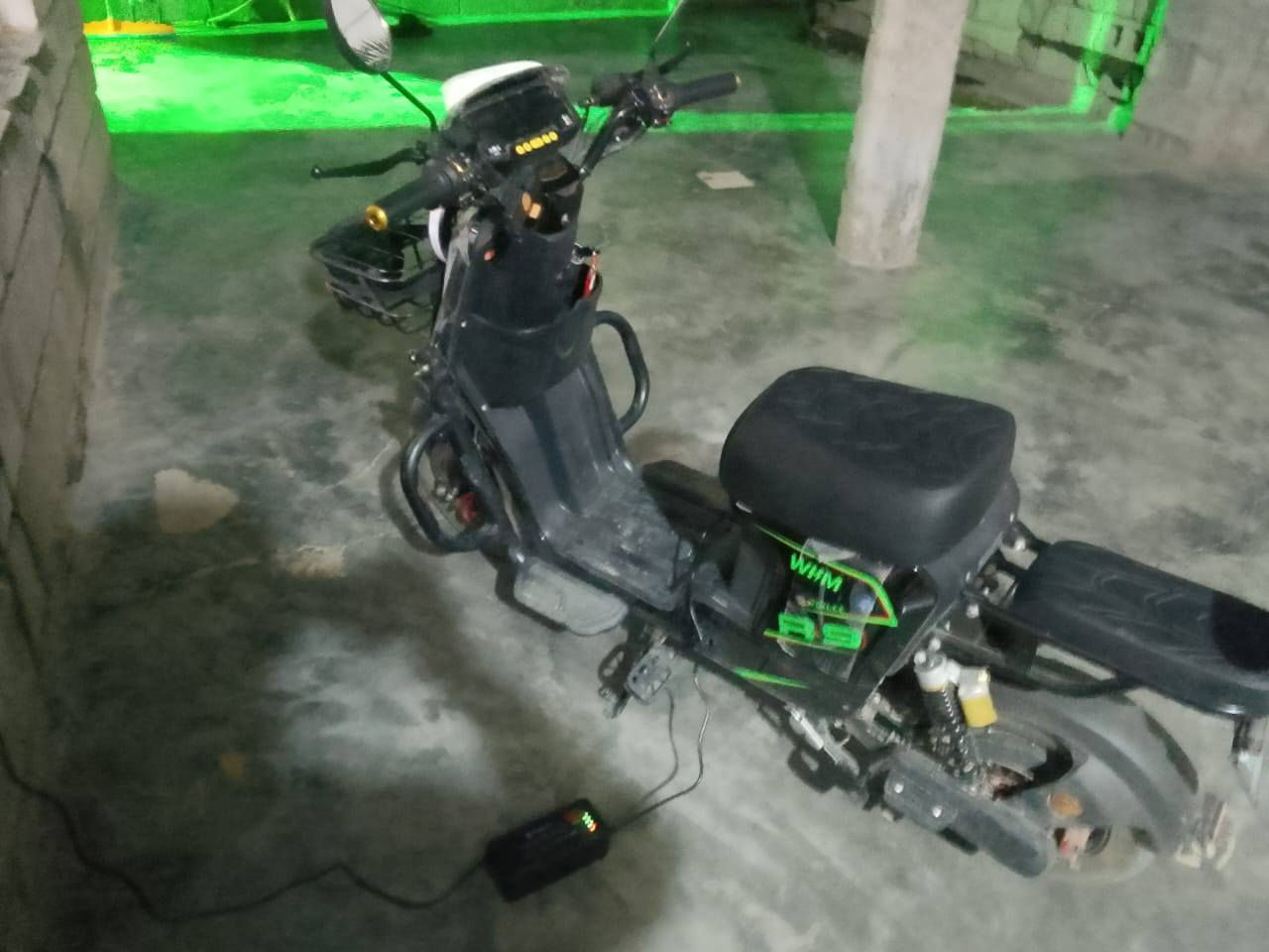 السلام عليكم ورحمة الله وبركاتة دراجة شحن للبيع موديل 26مكان ديالى بعقوبة المقدادية السعر750وبيهة مجال شي قليل جداً  الدراجة نضيفة بكل معنة الكلمة او  مراوس بدراجة سيفان 24او 25 اي استفسار علة هذا الرقم ***********
