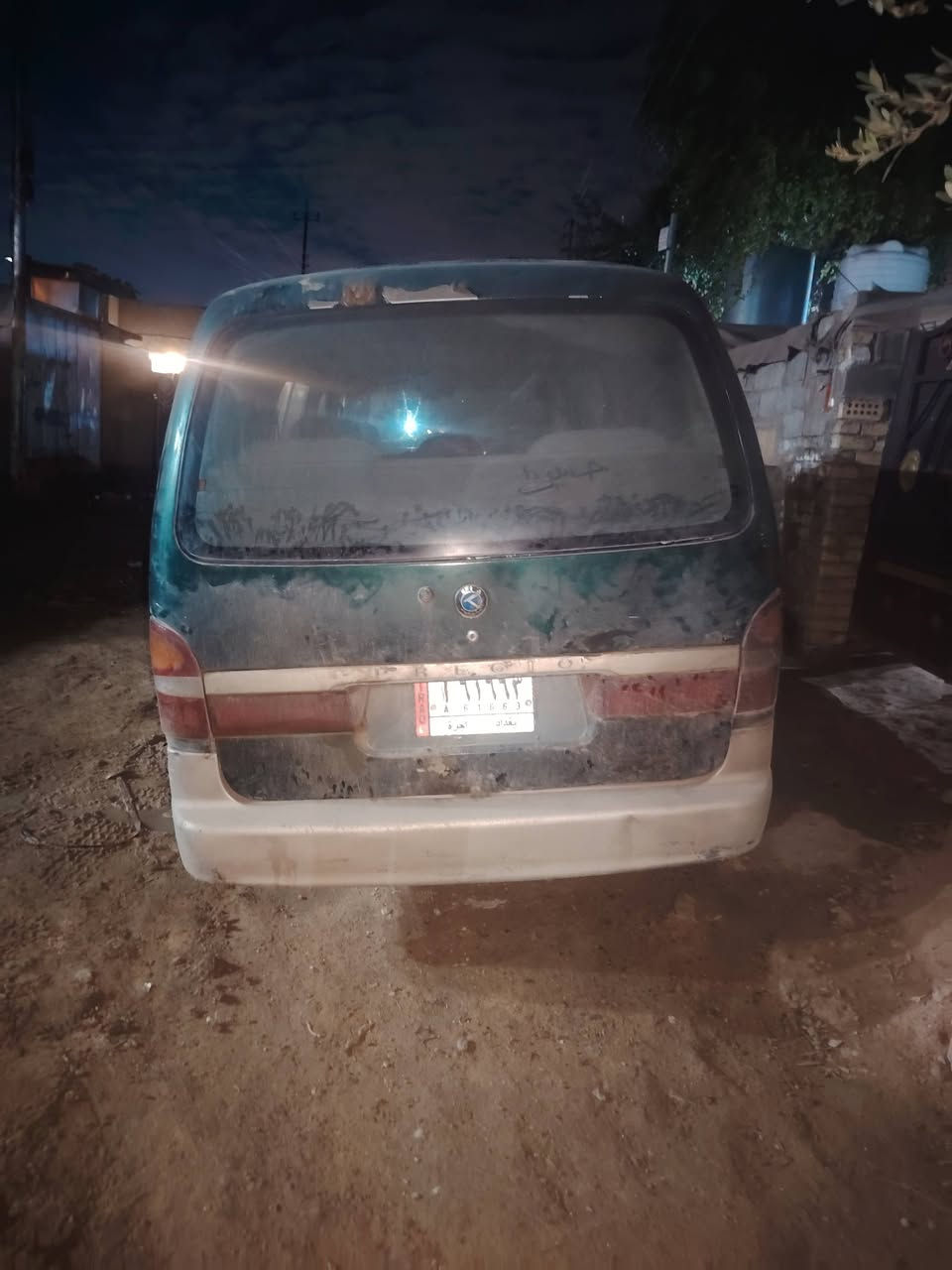 السلام عليكم ابريجو للبيع سياره بها نقص جام وبطاين والسياره قدام العين نظيفه بس هي   بس  وسخه كلها طين السعر 37 وبيها مجال مكان بغداد النهروان الثانويه لل 27 تحويل رقم الموبايل ***********
