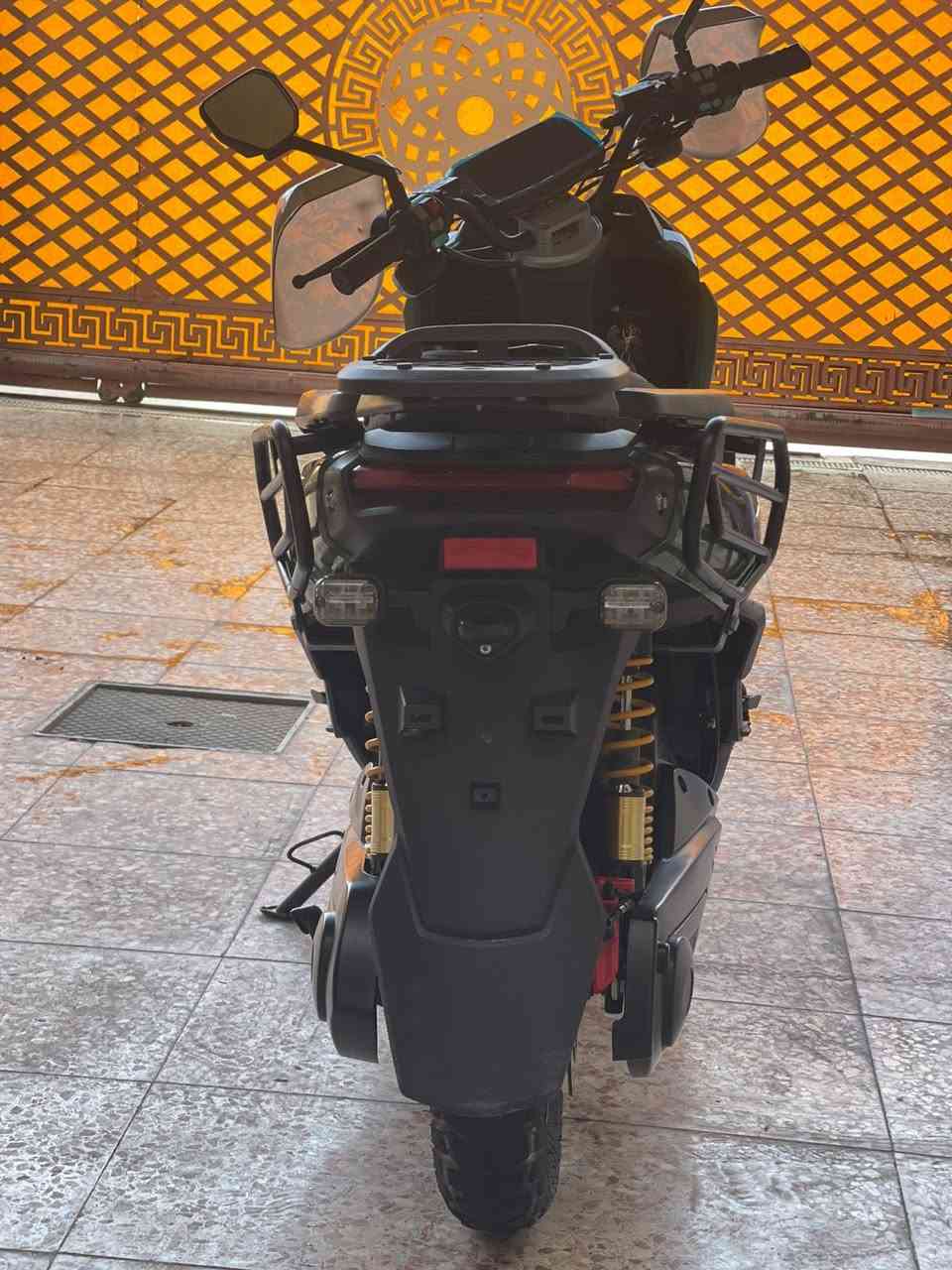 سلام عليكم شباب
دراجه شحن اباتشي للبيع موديل ٢٥
بطاريات عدد ٦ حجم ٣٨ امبير ٧٢ فولت
الدراجه استخدام سبوعين فقط بيها كسر صغير  والباقي كفاله 
مواصفات 
شحن ذاتي 
بلوتوث
تشغيل عن بعد
قفل ستيرن 
سعرها ٩٥٠ وبيها مجال مكاني الغزاليه رقم***********
