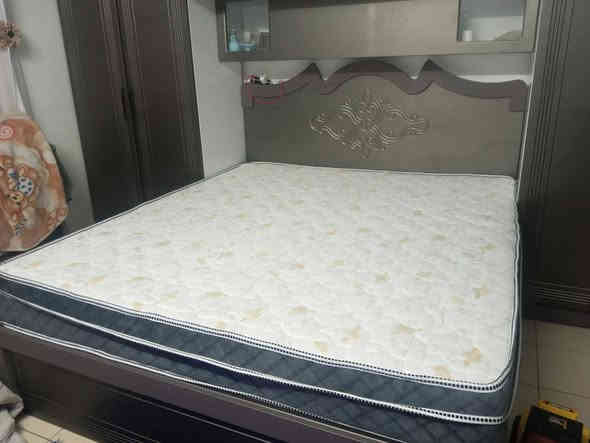 السلام عليكم 
معمل اسفنج انوار بغداد 
لبيع وتقطيع وتغليف الاسفنج العراقي
مستعدون تجهيز كافه معامل الاثاث ودوشمه 
جملة --مفرد 
التوصيل متوفر 
***********  احمد ابو ليث
*********** انوار بغداد
