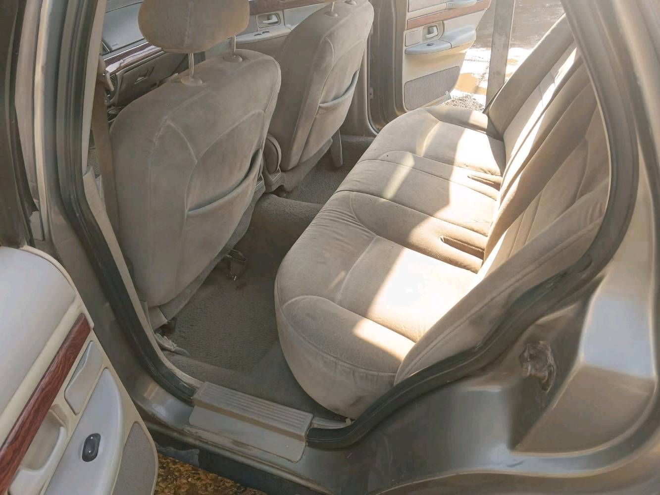 كراند ماركيز موديل ٢٠٠١ ٨ سلندر محرك ٤٦٠٠ كير ومحرك بلاد مصبوغه عام اللون اسمنتي فورد 
العنوان بغداد القادسية قرب ساحة النسور
٥٠ ورقه بيها مجال بسيط
متواجد واتس اب ***********
شنو هو الموديل والسنة بالتحديد؟: 
٢٠٠١
كم سعر السيارة؟: 
٥٠
وين موقع السيارة بالضبط؟: 
بغداد ساحة النسور