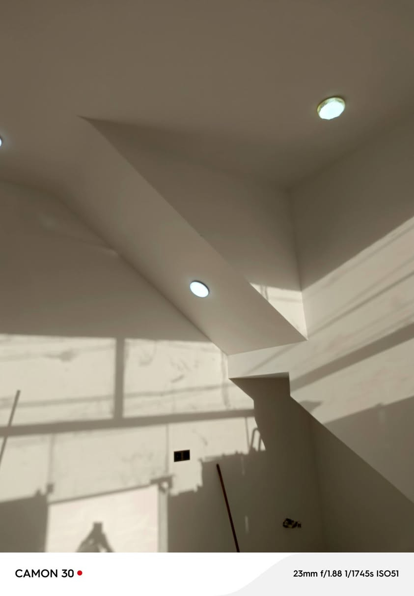 نعمل داخل كربلاء/***********
تصليح وصبغ جدران صبغ واجهات 
ديكورات جبس وسحبات 
بديل رخام بديل خشب 
صبغ حديد كافت انواعه 
شغل درجه اولى اسعار مناسبه
