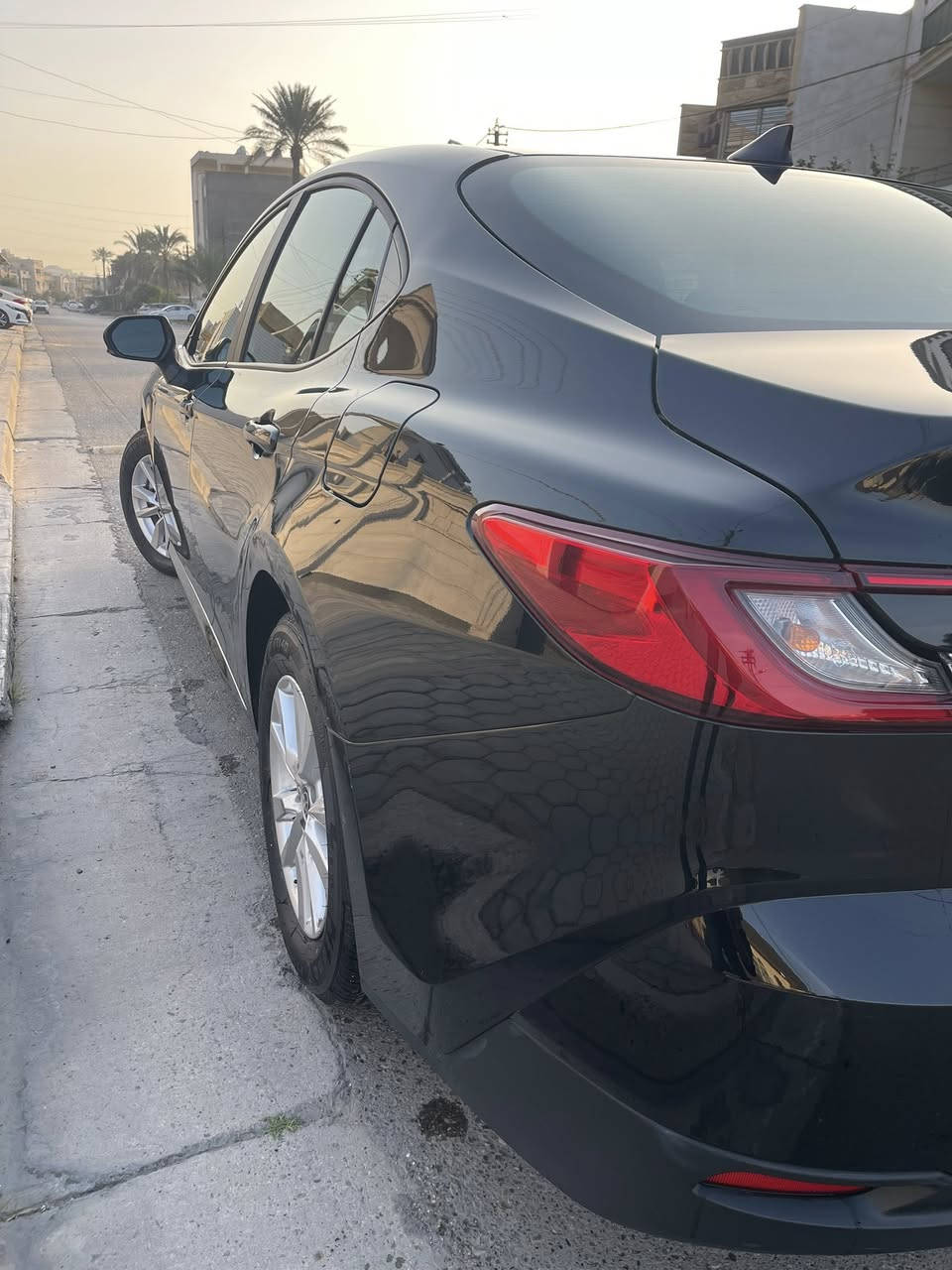 سلام عليكم
تويوتا كامري هايبرد موديل 2025 الشكل الجديد
وارد امريكي بطارية ليثيوم 
ماشيه 7mi
شاشة كبيرة Apple CarPlay & android auto
كاميرا خلفية متعددة 

رادار امامي
مانع تصادم PCS  
مساد تحديد المسار —— LDA
‏BSM —— نظام النقطة العمياء
‏PDA —— مساعد القيادة التفاعلي
‏RCTA —— رادارات خلفية
‏SEA —— نظام الخروج الآمن 
‏RSA —— قراءة لوحات الطريق
مثبت سرعه تفاعلي —— ACM
‏AUTO PILOT —— سائق ذاتي 
مانع انزلاق العجلات —— ABS
‏TCS —— مانع الانزلاق 
دخول ذكي
شاحن وايرلس
هندبريك كهرباء
نظام صوتي مميز
حساسات ضغط الهواء في الإطارات
حساسات دخول الإنفاق
🚨⚠️صور الحادث بلمنشور
ايرباك ستيرنك فقط
حادثه فقط بنيد صبغ بدون شواصي
رقم بغداد باسمي
سياره كلش جديده وحلوه ومابيه اي نقص
سعر ب20800$ وبيه مجال
شتين وثمنميه 
للاستفسار
***********
