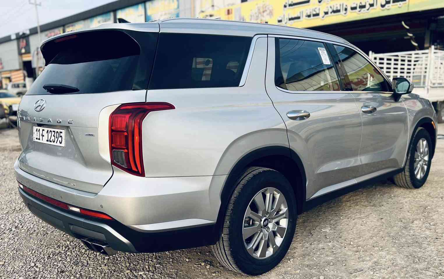 هونداي بالسايد موديل 2024  وارد أمريكي حادثها حرق بل محرك واضح بلصور بدلت مكينه وضفيره حاويه رجعت بلاد ايي گلوب مامشتغل بل دشبول
المكينة 6 سلندر 3800 
‏‎. رادارت خلفية وجانبية
‏‎. كشنات كهرباء 
‏‎. ٤ وضعيات قيادة 
‏‎. قراءة خطوط السير 
‏‎صندوق كهرباء 
‏‎٣ قطع تبريد
‏‎حساسات أمامية وخلفية
‏‎دشبول شاشة ديجتل
‏‎دخول بصمة ذكي
‏‎سايد بريك كهربائي 
‏‎أوتو هولد + نقطة عمياء
‏‎. شاحن لاسلكي
‏‎. مثبت سرعة
‏‎. مرايا جانبية هيتر + تعتيم
‏‎. الأيرباكات جميعها سليمة أصل شركة
‏‎. عداد المسافة 32  ميل  
‏‎. بدلات التغير السرع شفتات على المقود
‏‎. حساسات نقطة عمياء + مساعدة تغيير المسار
‏‎. نظام الثبات الالكتروني
‏‎نظام التحكم 
عدة الصعود في المرتفعات
‏‎نظام حساس ضغط الاطارات وحرارة الاطارات
‏‎نظام تحذير من الاصدام
‏‎نظام مكابح طوارئ
‏‎. وسائد هوائية عدد 8 
‏‎. نظام الصوتي سستم من هارمن كاردن 
. اربع وضعيات تحكم سبورت وايكو والخ..
‏‎والعديد من المواصفات 
بدون فتحه كشنات vip
الملاحظات بارد بل جنطه جوه الرقم والباقي كفاله عامه من الصبغ تخم تاير ارضيات حوضيه 
والرقم بغداد باسمنه تحويل مباشر 
السعر 27,500$ وبيه مجال
الموقع ديالى بعقوبه 
***********
الشراي يتصل وذاكر كل التفاصيل وادعولنه بلرزق تحياتي
