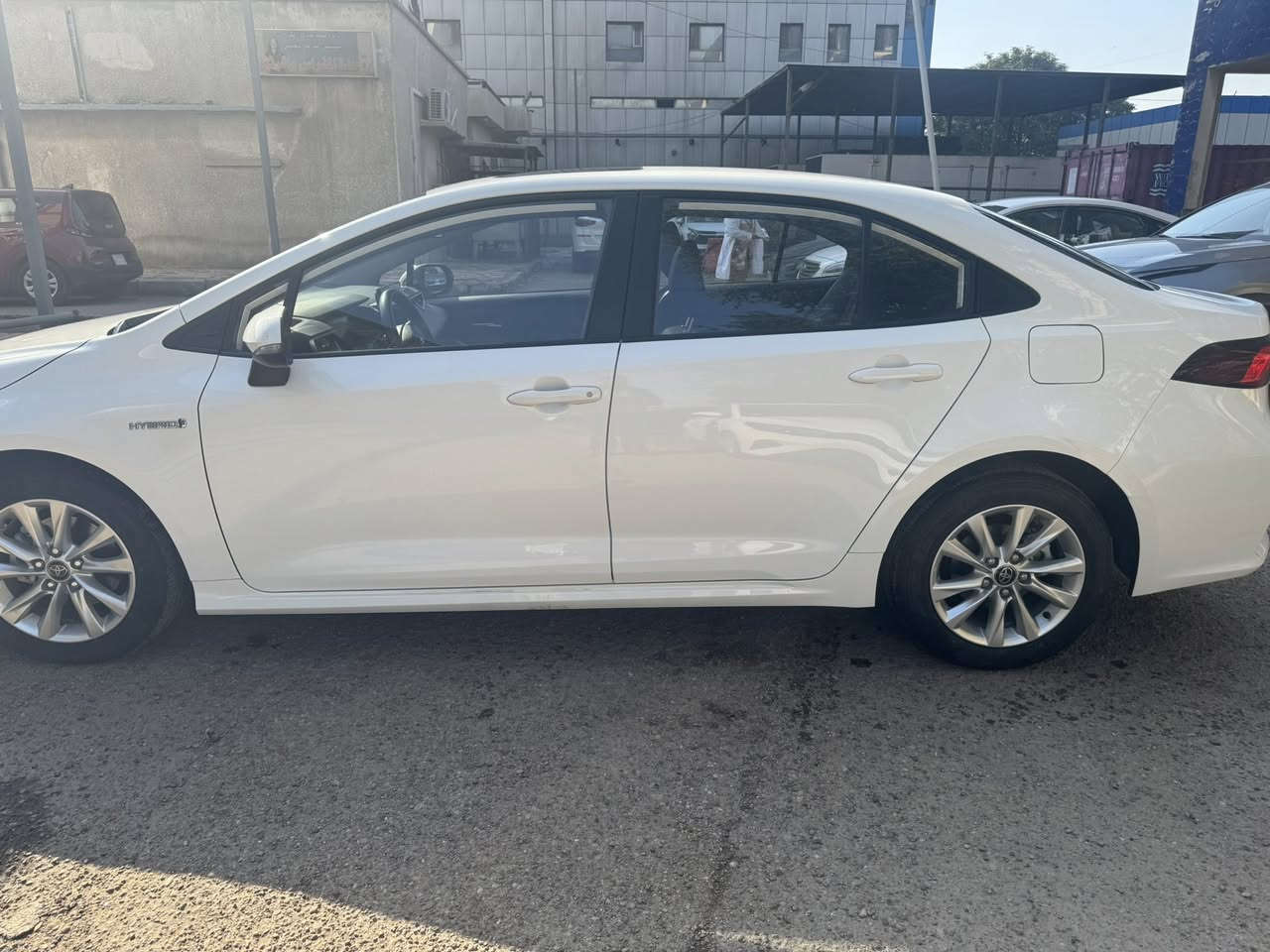 🔵 كورلا هايبرد 2024 
🔵 ماشية 30
🔵بغداد 
🔵فول عدا المقاعد مخمل
🔵بيها رصعة وسحبتها اسفل الباب الامامي للسايق
📌بغداد / حي الجهاد مجمع النسيم
سعرها ١٤٧ 
***********
