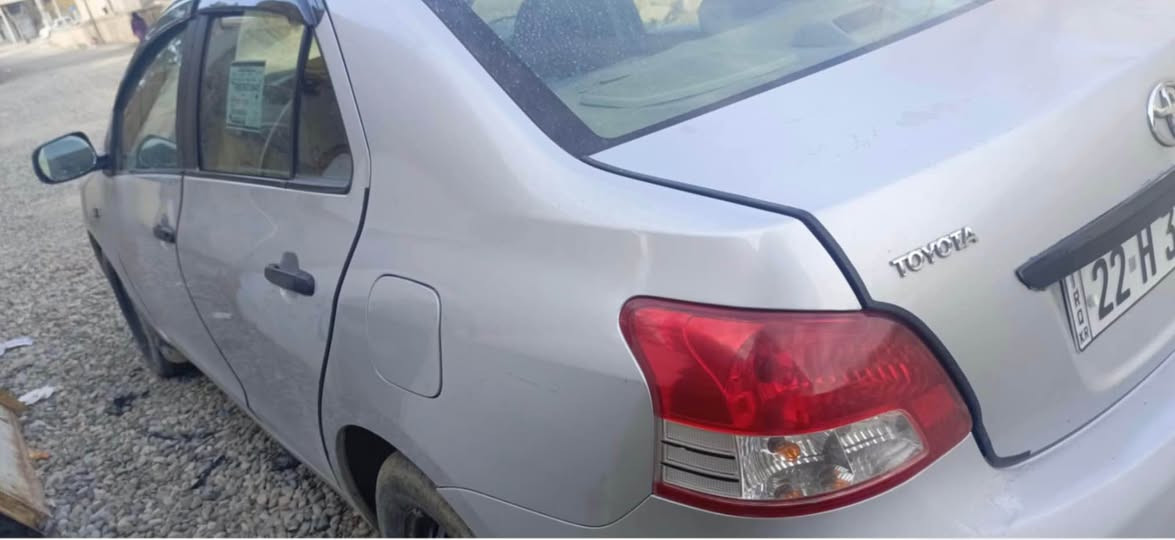 بەناوی خودا  یارس ٢٠٠٩  دەبل گێچ  گئر حادی سەیارەیەکی توندو تۆلە بئ مەسرەفە دینار مەسرەفی تئدا نیە گئرو مەکینە بەشەرتە  دوپارچە سبوخی هەیە بئ لئدران بئ ناوگرتن سەنەوی بەسەر نەچوە هەزەشی نوئیە.  ژ.م *********** أربيل, العراق
