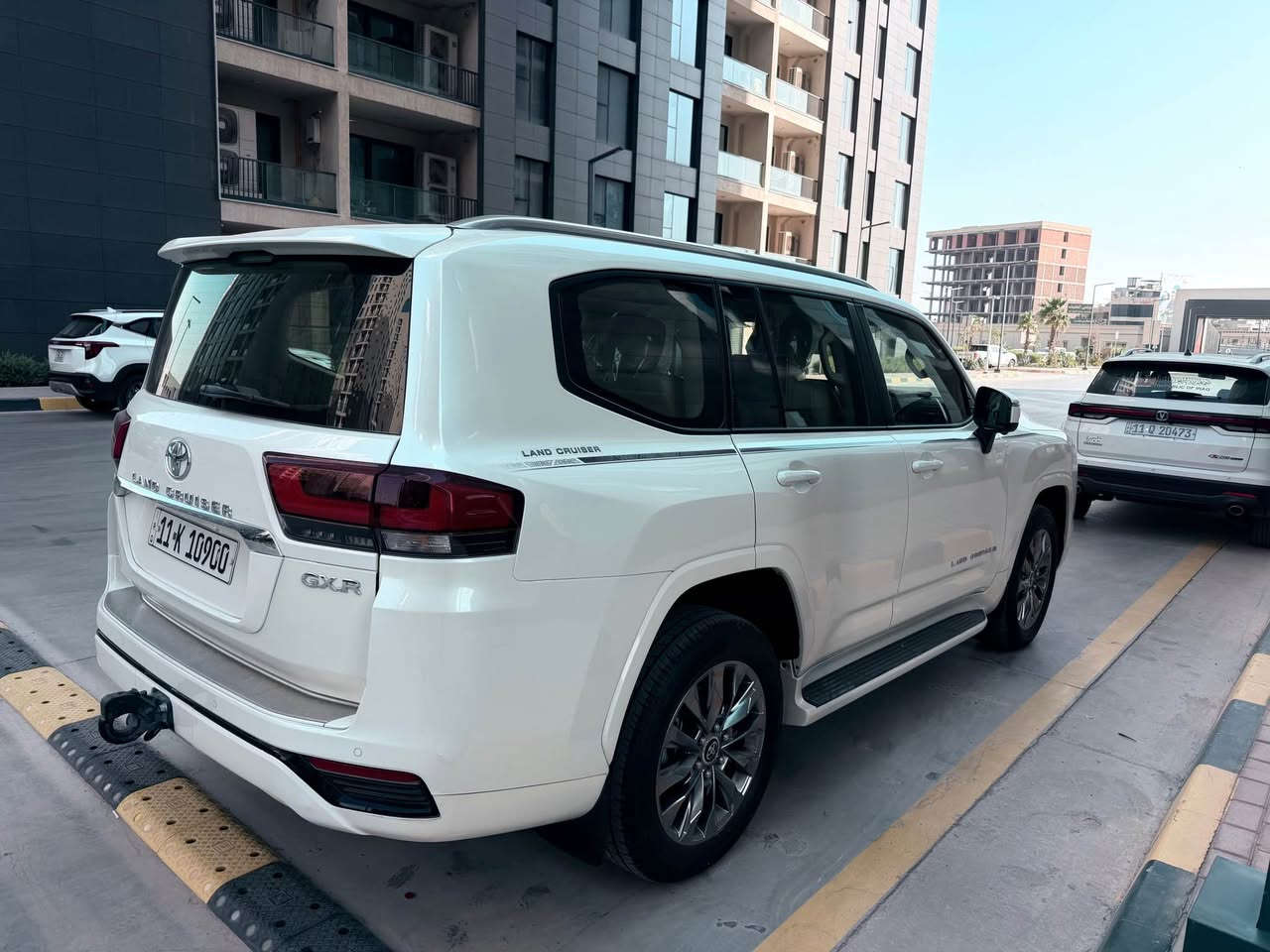 لاندكروز 2024 (SAS- GXR) ضمان شركة ساز مكفوله كفاله عامه (ماشيه 8000 كيلو )متر الموصفات فول الفول  خمس كامرات بصمه جلد فتحه صاج وموصفات عديده أخرى  
السعر 69 الف دولار  وبيه مجال بسيط الرقم *********** بغداد, العراق
