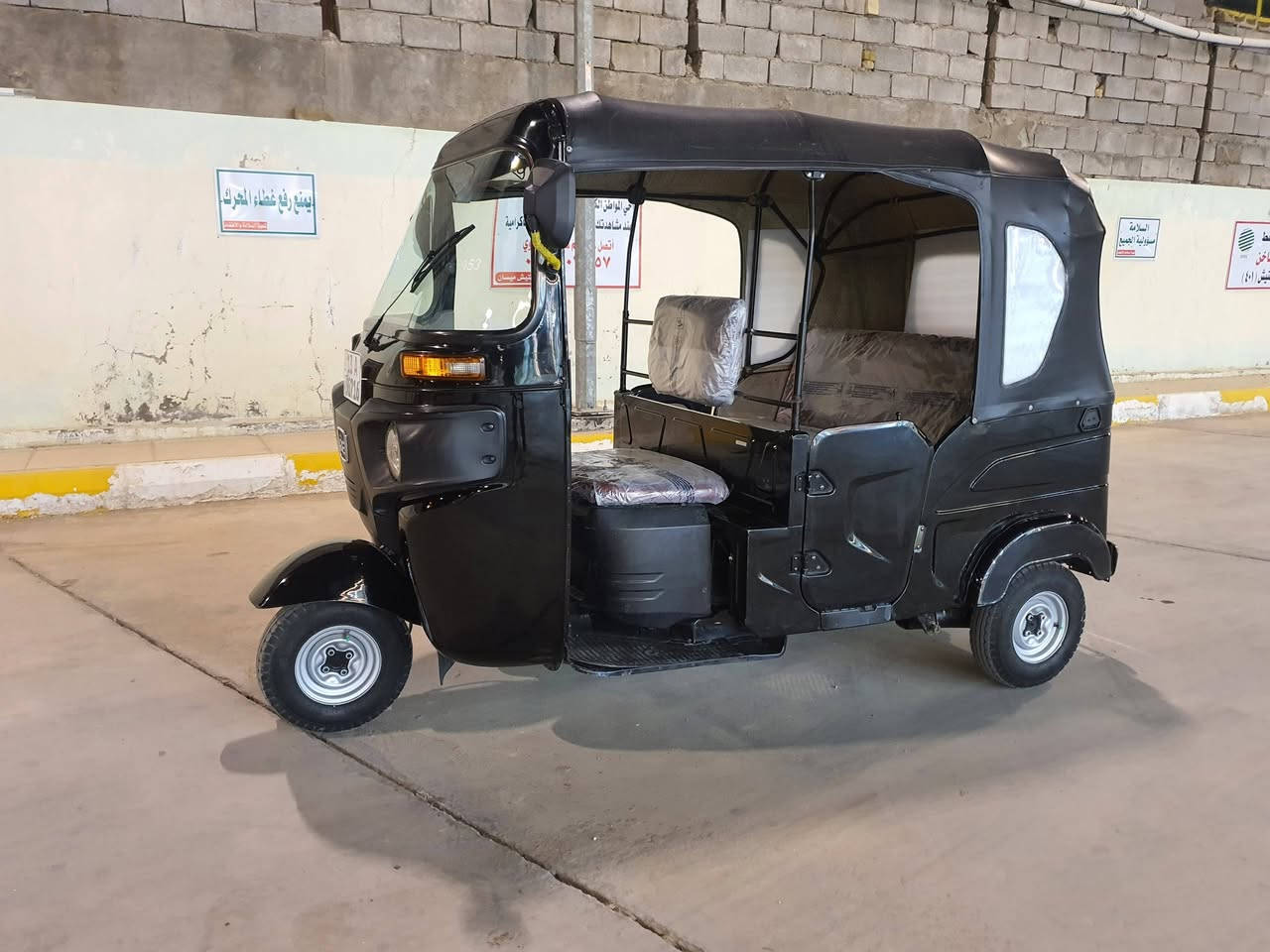 تكتك موديل 2022 كفاله عامه كشر ومكينه مرقم  جاهزه اتصال ***********
