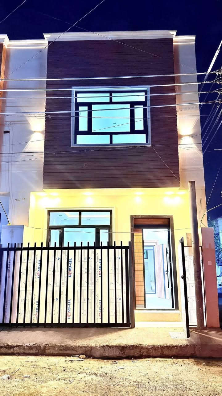 تونات عدد 2  ضلع منفصل بناء درجه اولى
المساحه 50 متر جبهه 5 نزال 10 👌🏼👌🏼👌🏼
3 نوم صحيات عدد 2🤹🏼🤹🏼🤹🏼
الموقع حي الجهاد الرفاق الاولى بالقرب ثانويه العزه للبنات
للاستفسار اكثر 👇🏼👇🏼👇🏼👇🏼
***********
***********
