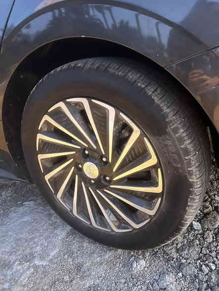 سلام عليكم سوناتاموديل2023هايبرد
داخل جلد اسود
 كأمره خلفيه دواره
حساسات إماميه خلفيه
تحديد مسار و رادار
تحكم عدسه لايت 
مري شفط
كير دكم
دبل ساحن وايرلس 
شاشه جبيره لمس
شستم صوت 
لون فيلي 
تحكم تبريد لمس
تبريد خلفي

للاستفسار ***********
مكاني بابل
