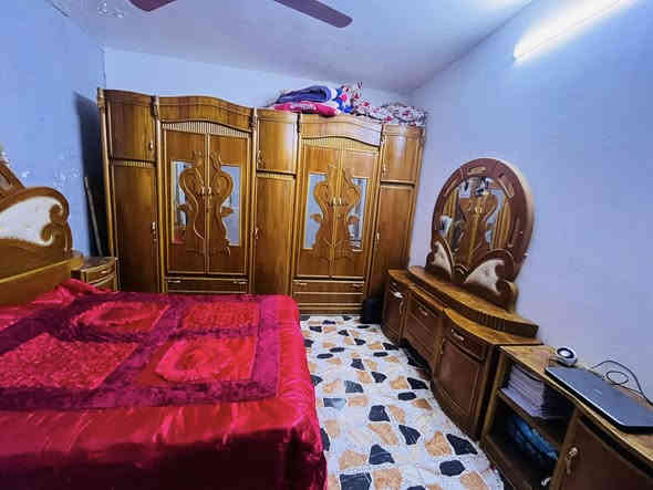 غرفة اخشاب للبيع سبع بيبان صاج اصلي سعره مليون وبيه مجال رقم تلفون *********** مكاني حجي عبد ثانيه
