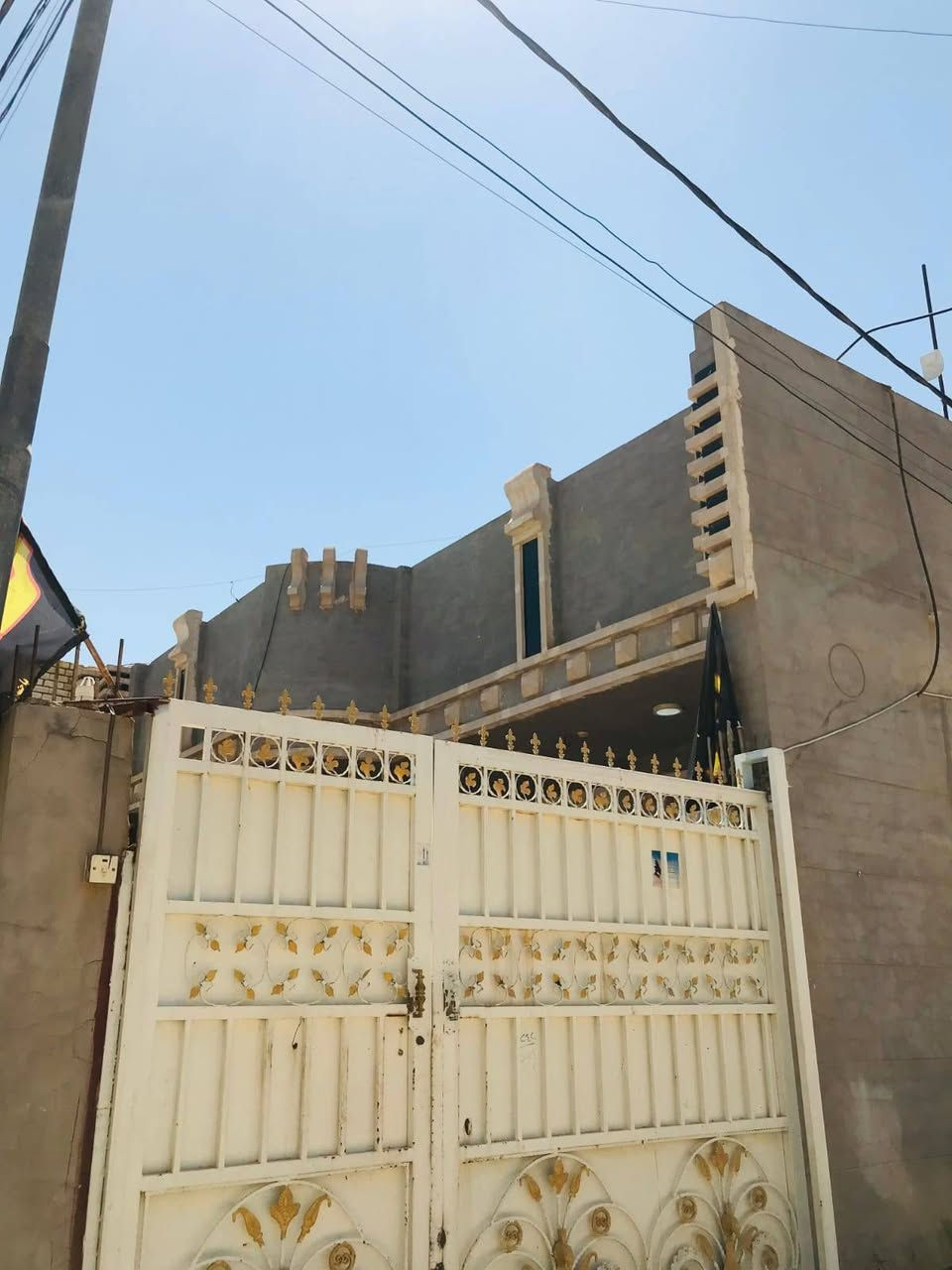 ٢٠٠ متر  ركن  زراعي طابو سند ٢٥ قرار محكمه يبعد عن شارع ١٠٠ متر بيت ركن وموقع مميز بناء جديث ٢٠٢٢ يحتوي على غرفتين منام وصاله واستقبال وصحيات خارجي وداخلي وسطحين يصلح ٥ غرف منام وصاله على طول البيت
ومنور خلفي وكراج سياره السعر خاص ***********

***********

مكتب ابو ميار للعقارات

٢٠٠ متر  ركن  زراعي طابو سند ٢٥ قرار محكمه يبعد عن شارع ١٠٠ متر بيت ركن وموقع مميز بناء جديث ٢٠٢٢ يحتوي على غرفتين منام وصاله واستقبال وصحيات خارجي وداخلي وسطحين يصلح ٥ غرف منام وصاله على طول البيت
