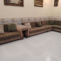 ديوان 9 مقاعد سرير ومخزن نظيف درجه اولئ كاونتر 3 قطع كلش نظيف قنفه ثنا...