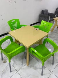 للبيع ١٠ كراسي ٧ميز١٨ طبله07704533327