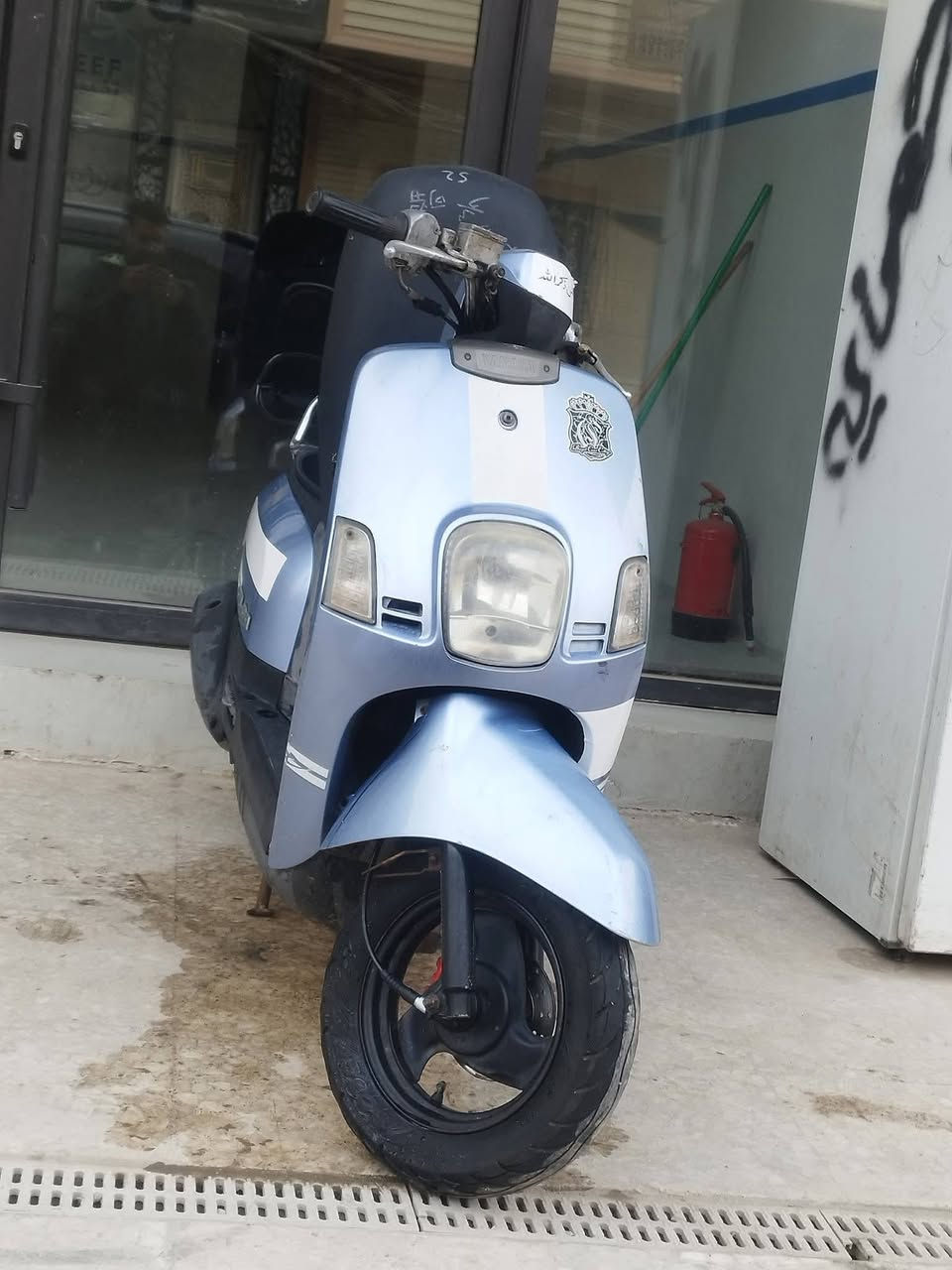 بوليسي كابريتر دراجه مكفوله برغي ما مفتوح وين ميعجبك افحصه مكاني حله مركز مدينه سعر 850وبيه مجال الاستفسار ***********
