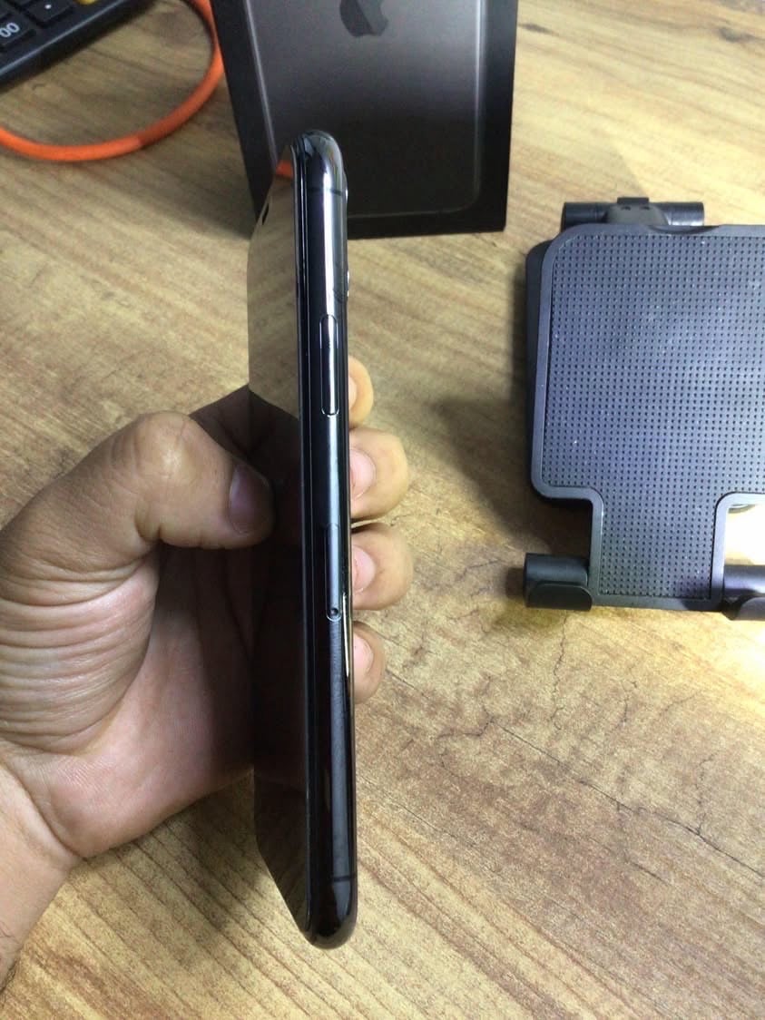 ايفون(IPhone 11pro) الصغير ذاكره 64 نضيف كلش شخط مابي مع الكارتون مطابق و كفر و شاشه مضلل مبدل فقط بطاريه اصليه تقره نسبه و الجهاز دبل سيم كارت ثنينهن شغالات و كلشي شغال بي مابي اي عيب مثل ما موضح بالصور 
سعر 275 بي مجال بسيط ( الجهاز نضيف كلش رجاءاً اذا متشتري لا تكسر بسعره) 
***********
و مراوس فقط ويه 14 برو ماكس حسب التفاهم غير ايفون لتراسلني