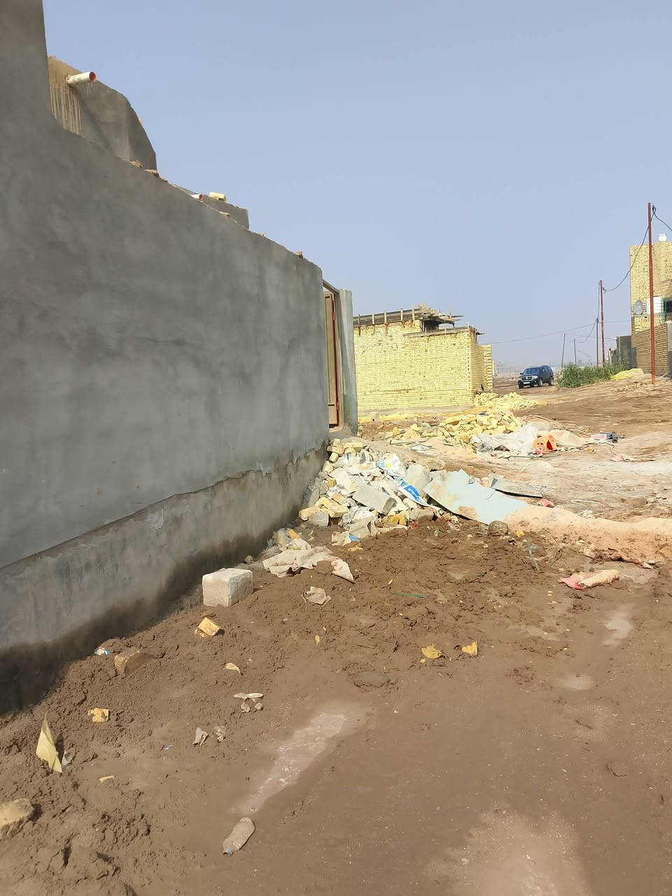 السلام عليكم بيت زراعي ركن مساحه 200 مبني 120 والباقي قطعه العنوان على الحلو عند 
ال نياز مقابل الحبيليه البيت يتكون من غرفتين وصاله ودوانيه ومطبخ البيت عكاده سعر 35 رقم ***********
