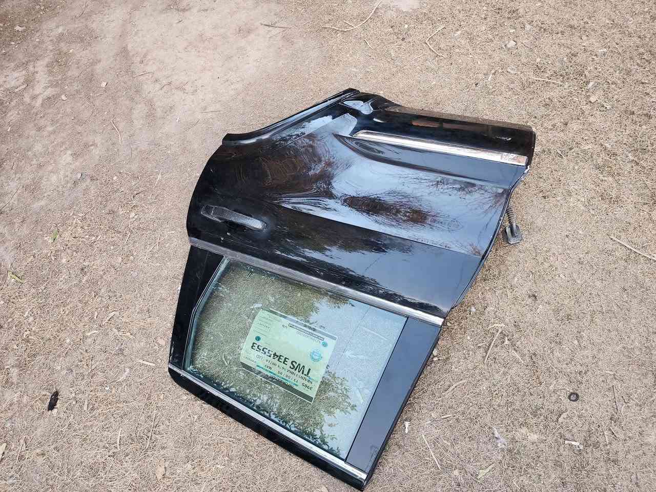 بيبان جيب عدد اربعة وقبغ جنطة كاملات هنة وجامهن وبطاينهن يعني كاملات للبيع سعر ١٠٠ الف القطعة ***********
