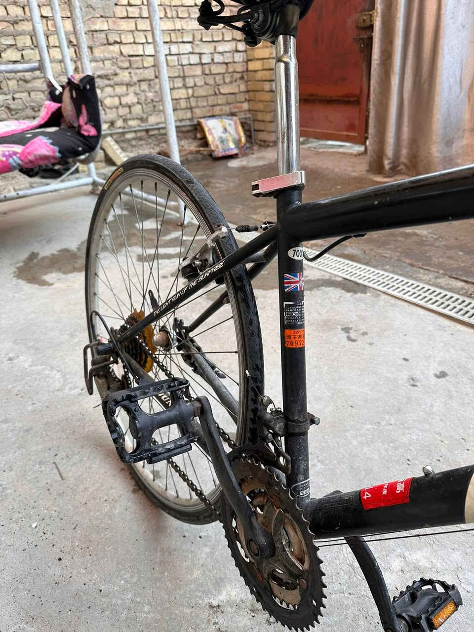 اليوم جمعه والصلاة على محمد وال محمد 
بايسكل نوع c700 الحجم 27 للبيع اصلي بريطاني من ماركة دونالوب سعر 120 وبي مجال مكاني حي اور شراي يتصل او خاص متواجد ***********
