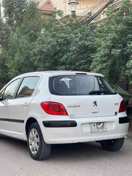 السلام عليكم 
بيجو 307 موديل 2006 
رقم بغداد باسمي 
الشواصي مكفوله 
منظومة تبريد جديدة ثلج ❄️ 
محرك حاوية جديد 
كهربائيات بلادية بدون جطلات ( مملعوب بيها ) 
الداخل جديييد ( كشنات ، دشبول ، بطاين بوب ) 
السيارة جديدة كلش ونظيفة ناقصها بس حدادية يرادلها ادامة
مكان السياره بغداد الرصافة 
السعر :62 ورقة وبيها مجال بسيط 
الرقم : ***********

