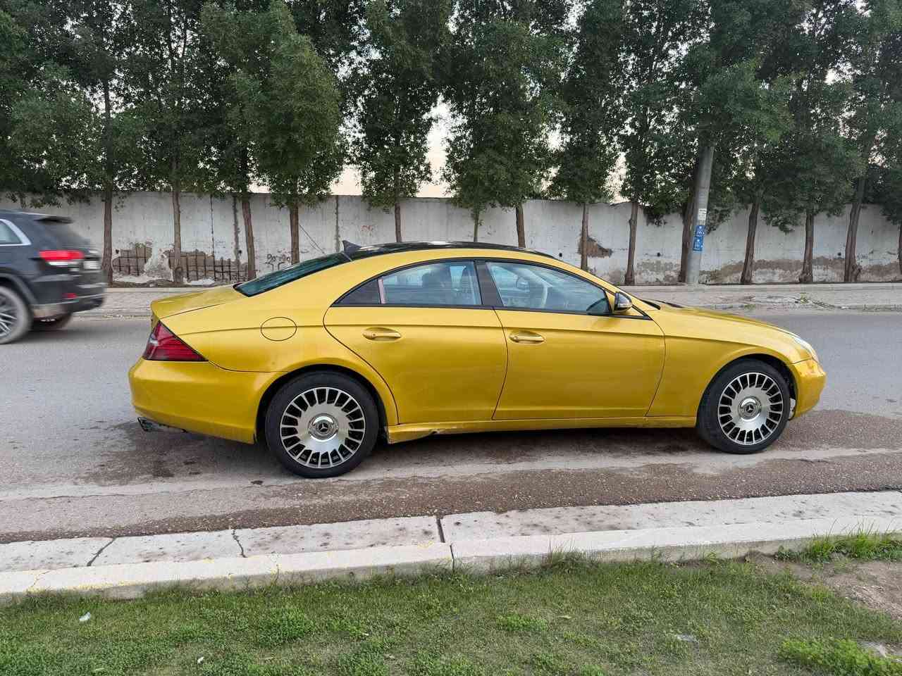 مارسدس حجم 550 موديل ٢٠٠٦ فول لمتد للبيع السعر 84 ورقه قفل قفل 

مصبوغه عام تغير لون مزوده ومصروف عليها هواي داخل بيجي غرفه جديده كير مكينه تبريد كفاله رقم شمالي تحويل مباشر مكاني بغداد العامريه *********** بغداد, العراق
