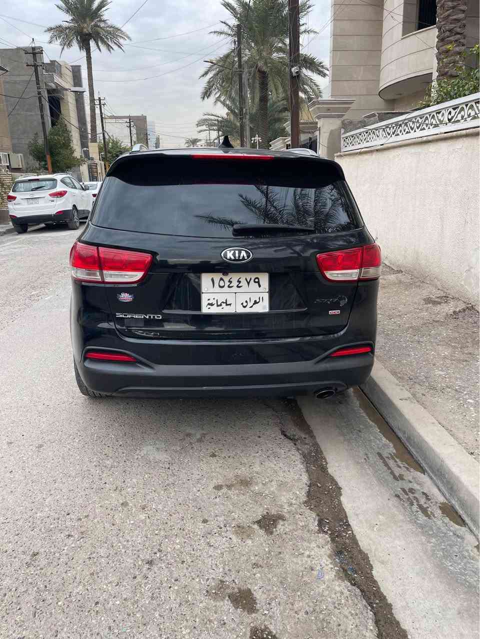 سورنتو 17 أمريكي
فقط باب الخلف صبغ شرط بدون ايرباك ولا تبديل ونظيفه جداً على ايد وحده ماشيه 70
محرك 2400 
7 راكب تدفئه كشنات وكهرباء
السعر مال بيع 153 شرط الف سونار أخذ جديده جداً
ولا اي خلل بيها 
*********** تحويل 
مباشر مكان السياره بغدا د 
اعتقد انظف سورنتو بموديلها Colombo, Sri Lanka
