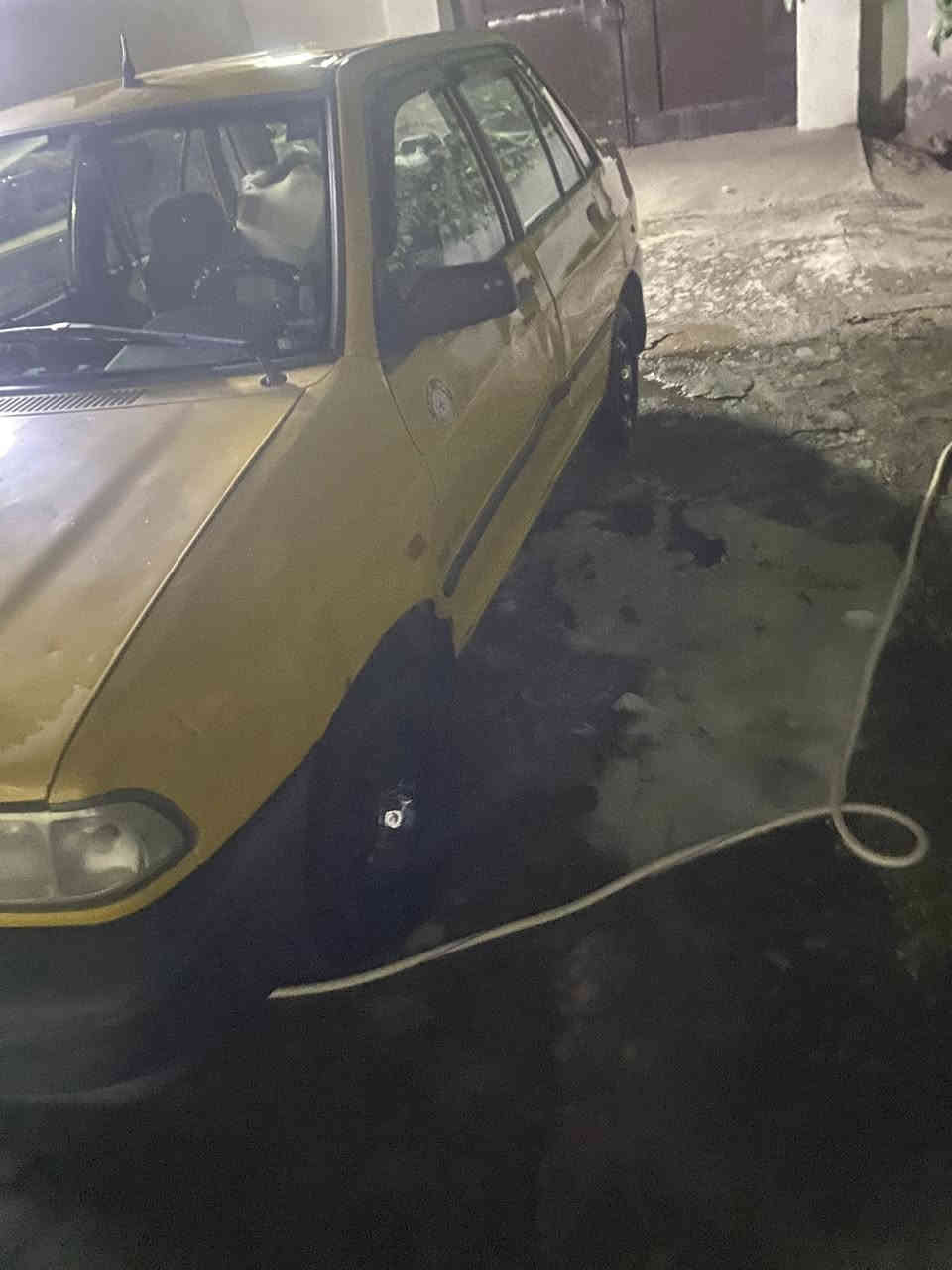 سلام عليكم سايبه موديل 2011 للبيع سيارة صافيه بس بيه طخه باب سايق و تبخير بسيط السعر (23) وبيها مجال بسيط مكان بغداد المدائن 
رقم الهاتف ***********
