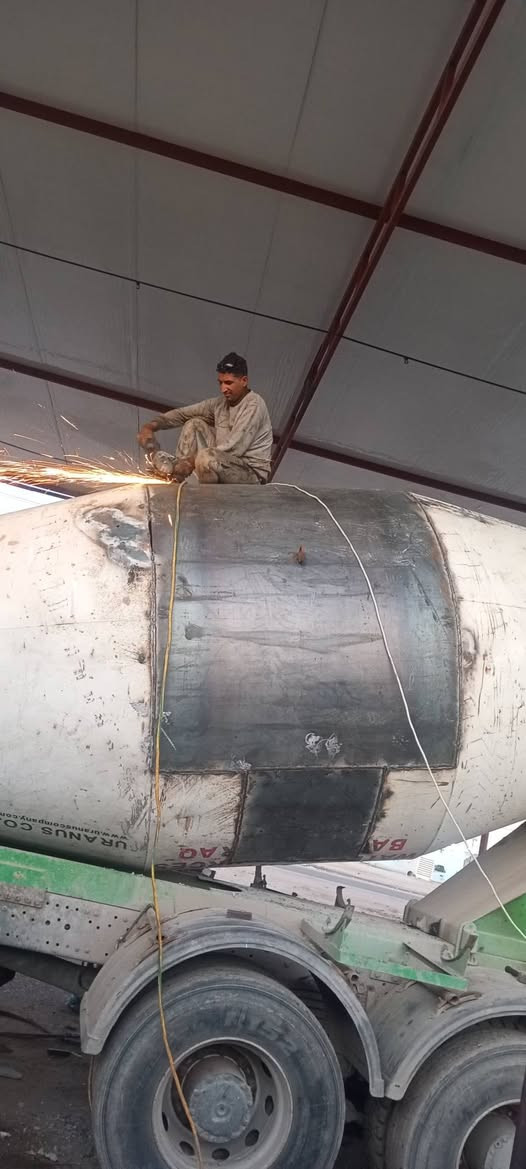 ورشه ليث الخفاجي تعمير وتنصيب انواع المعامل الكونكريت وتعمير انواع الخباطات العنوان حله طريق حله ديوانيه قرب شركه الرنا ***********
