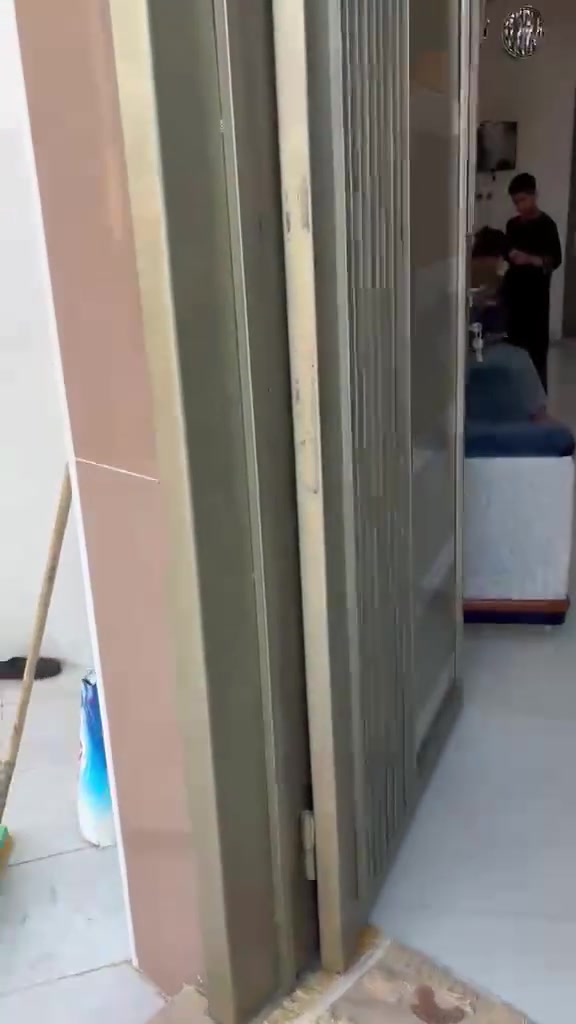 بيت للبيع ٣٥٠م البناء  ركن على ساحه ٢ بيت عن شارع ٤٠  الحبيليه ٢ بناء حديث فول السعر  ١٦٠ قفل للاستفسار الاتصال ***********
