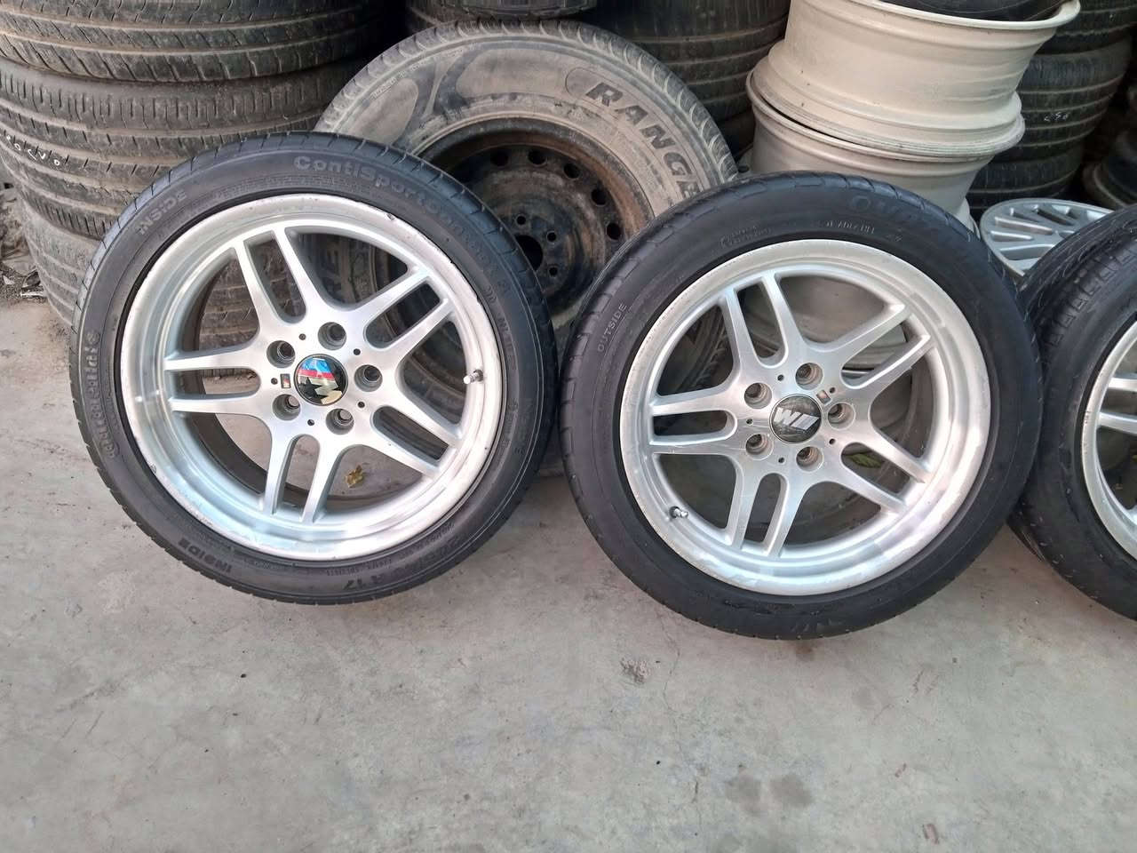 تاقم  M17  دوو سایز بە پارەی تاقمێ عادی 250$دۆلار
بۆ گۆرینەوە یان فرۆشتن بەشەرتی لەرزین و خواری 
***********
***********
