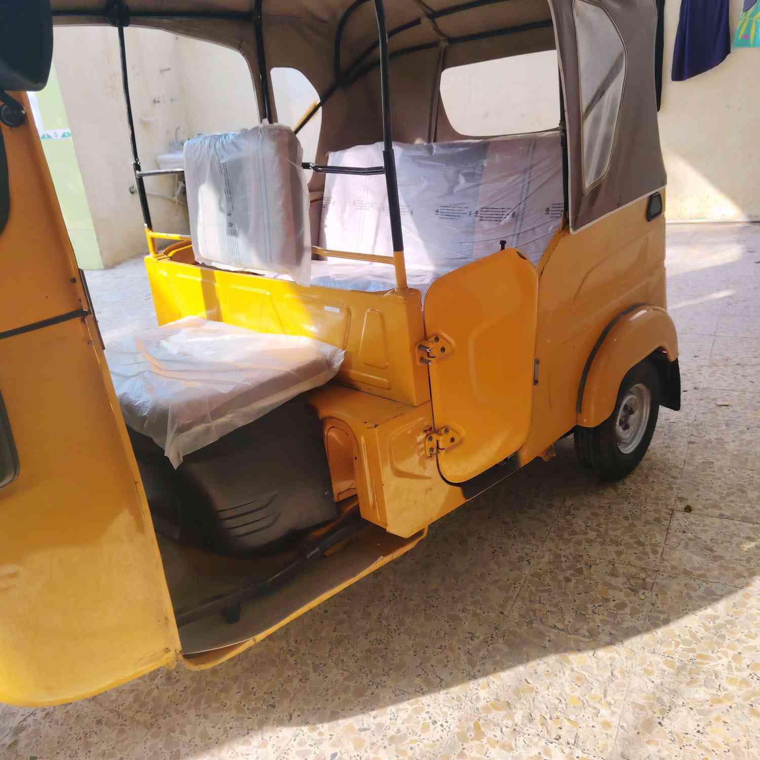 السلام عليكم تكتك للبيع موديل 21رقم وسنويه لستفسار اتصل ما متواجد خاص‏‪***********‬‏ مكاني المجر الكبير
