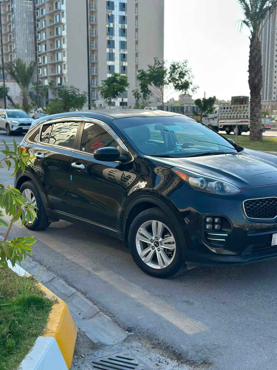 سلام عليكم للبيع كيا سبورتج 2019 امريكي لون اسود
محرك GDi  ماشيه 65 بيه قبق جنطه مبدل بلادي وبارد وصبغ شي قليل بلجاملغ الخلفي المكان بغداد حي الجهاد السعر 135  🙏***********
