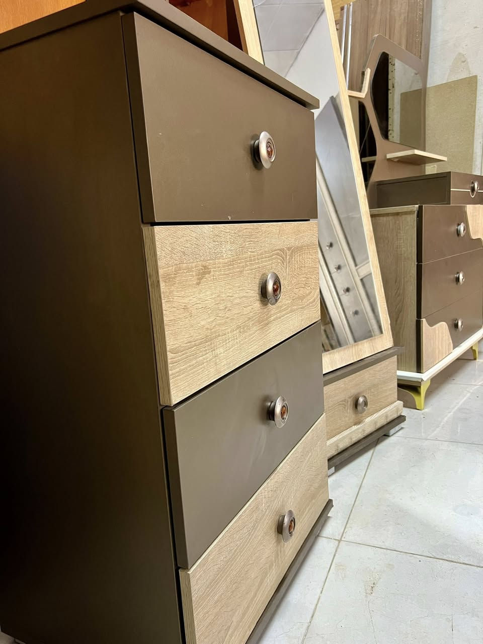 #بلاش بلاش تخفيضات جوا سوك من 450 الى 390
عربي كوردى #للبيع #بوفروشتن سعر الحالي (390)
غرفه نوم تركي دزاين حديث 7 قطع سعر ( 390) مجال 
ژور نوستن توركى دزاين تازه 7 پارچه نرخ (390) ومه جال
عنوان كركوك حي النصر
***********
***********
ملاحضه نشتري جميع انواع الاثاث المنزليه
چيت هه يه بو فروشتن وه ره چات
واتساب
