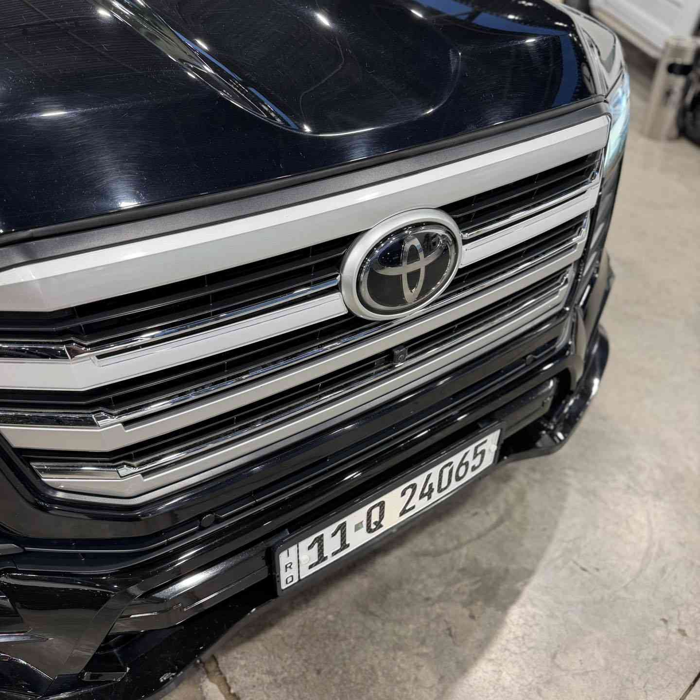 🚙🔥 Toyota Land Cruiser – بريم أصل

الفخامة والقوة بهيبة اللاندكروزر 👑✨

✔️ محرك 4000 V6 قوي واعتمادي
✔️ فئة VX Limited فول مواصفات
✔️ ماشية فقط 25,000 كم
✔️ نقطة عمياء + رادار + تحديد مسار
✔️ كراسي صف ثالث كهرباء
✔️ بريم أصل وحالة قريبة جداً للوكالة

✨ راحة استثنائية + تقنيات حديثة + أداء يفرض نفسه بكل الطرق

📍 متوفرة لدى شركة علي الشيباني لتجارة السيارات
بغداد – الكاظمية – جكوك قرب مرور الكاظمية

📞 للحجز والاستفسار:
***********-***********

🔥 فرصة مميزة لعشاق اللاندكروزر الفخم… لا تفوتها
