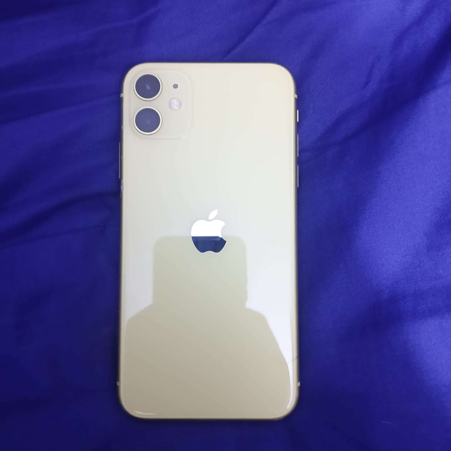 سلام عليكم اي فون ١١عادي
ذاكرة ١٢٨
بطاريه ١٠٠مبدله وبطاريته القديمه عندي نسبتهه 
٧٥
نموذج mكلشي شغال بي مابي اي خلل وع إيد وحده 
سعره
٢٤٠قفل يعني من تخابرني لا تكلي بي مجال
لأن الجهاز كلش نضيف 
العنوان ناصريه مركز 
الهاتف *********** راسلني واتساب
