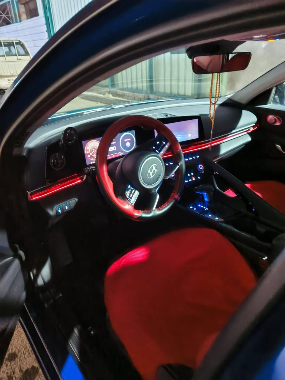 الانترا مديل ٢٠٢٤ وارد امريكي 
حادث بصيط دعاميه والايت مكسور 
وبيه براد كد شبر جاملغ الايمن 
محرك ٢٠٠٠ دوش ماشيه ٥٠٠٠ 
رقم بغداد سياره بسمي تحويل ثاني يوم
سنويه هزه جديده 
مكان السياره بغداد الكماليه 
عارضه ١٨٠ ورقه 
اي ستفسار ***********
