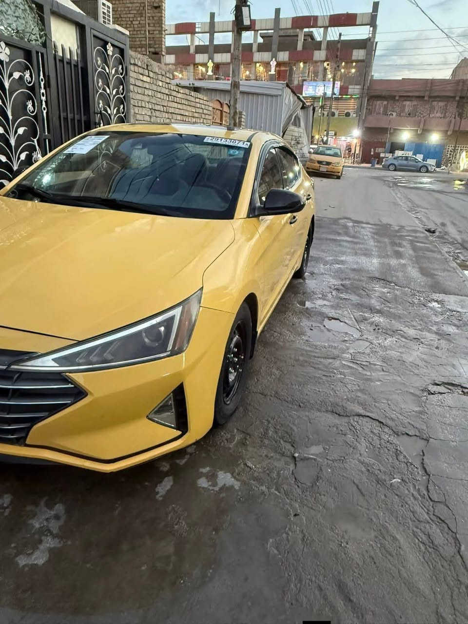 النترا هونداي وارد امريكي 2020
رقم بغداد الدولي الجديد
سنويه جديده 
محرك 2000
كير اوتوماتيك 
تحكمات ستيرن جهتين حاكيه أتصال بلوتوث 
حادثها  قبق جنطة  وبيه منضومه غاز 
السعر 125 وبيها مجال 
للاستفسار ***********
