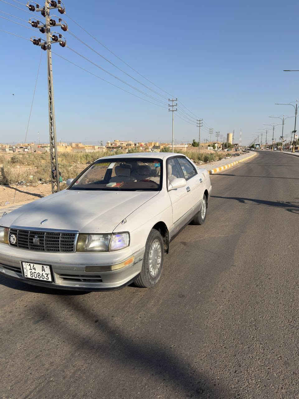 سيارة موديل 1994🚘
 سيارة مكفولة   من الدعامية  لدعامية
 لا صبغ لا حادث ولا  ضربة
 رقم جديد انكليزي 
 السيارة باسمي 
 تبريد +كل  شي في السيارة  شغال+كراسي كهربائية رقم بصرة  
المكان  ميسان_ قضاء قلعة صالح 
 رقم الهاتف ***********
