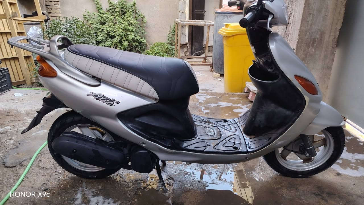 السلام عليكم.. دراجه اكزز فحل ياباني 
ما مفتوحه محرك بلاد
كفر اصلي شركه
قفل ستيرن قفل جنطه قفل اكسل كله شغال
حساس ستاند
لايت لد ليزري
تايرات زوج جديد تايوان اصلي
صالنصه اصليه
الدراجه ما ملعوب بيها شلعه معدل
السعر 850 الف وبيها مجال 
العنوان مركز مدينة الحله
الاتصال عل الرقم ***********  ما متواجد فيس فقط اتصال
