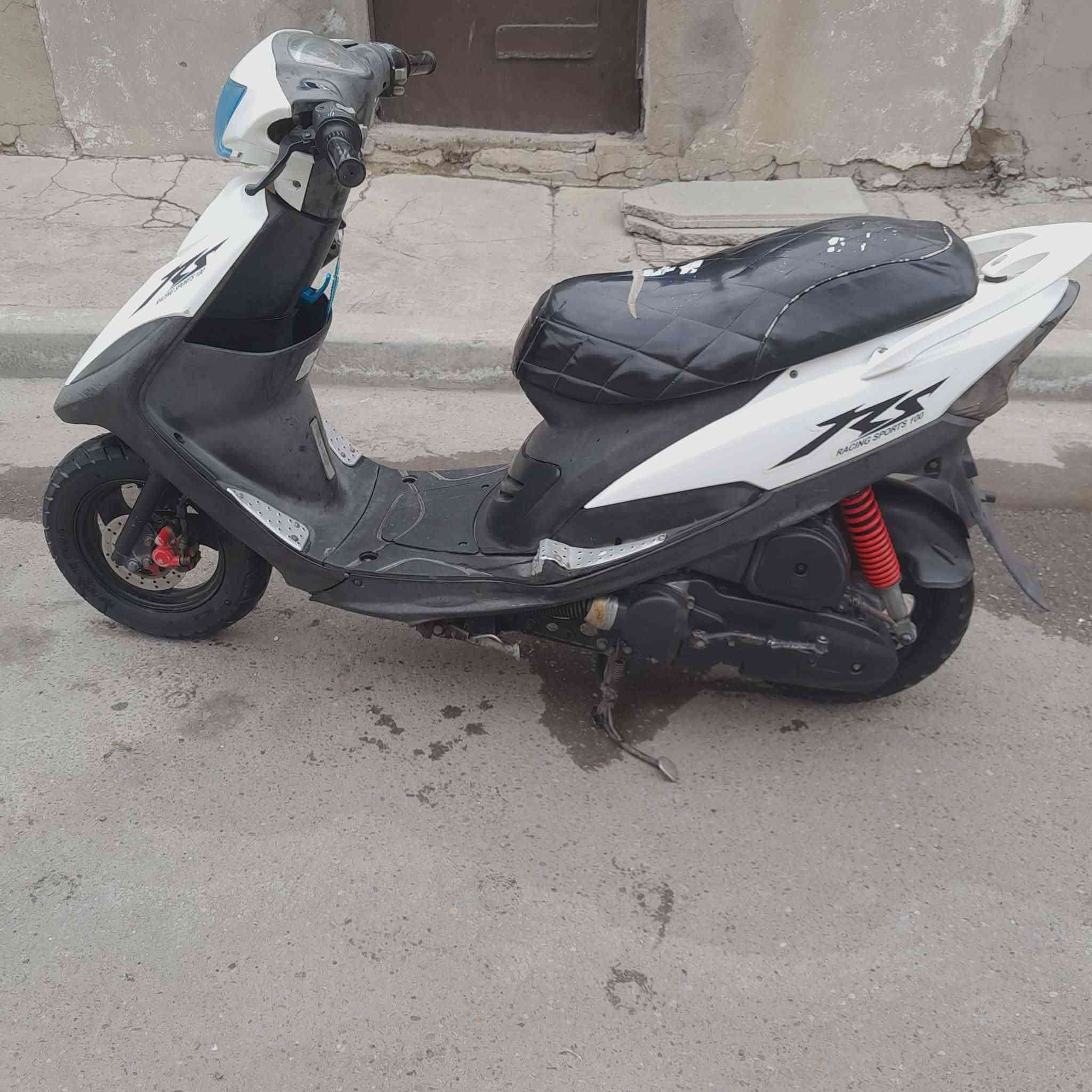 السلام عليكم دراجه ماكس عدله مصارلها اهواي نازله رمبه تخبل على وضع البلاد مكاني حي العامل السعر 700 وبيها مجال رقمي ***********
