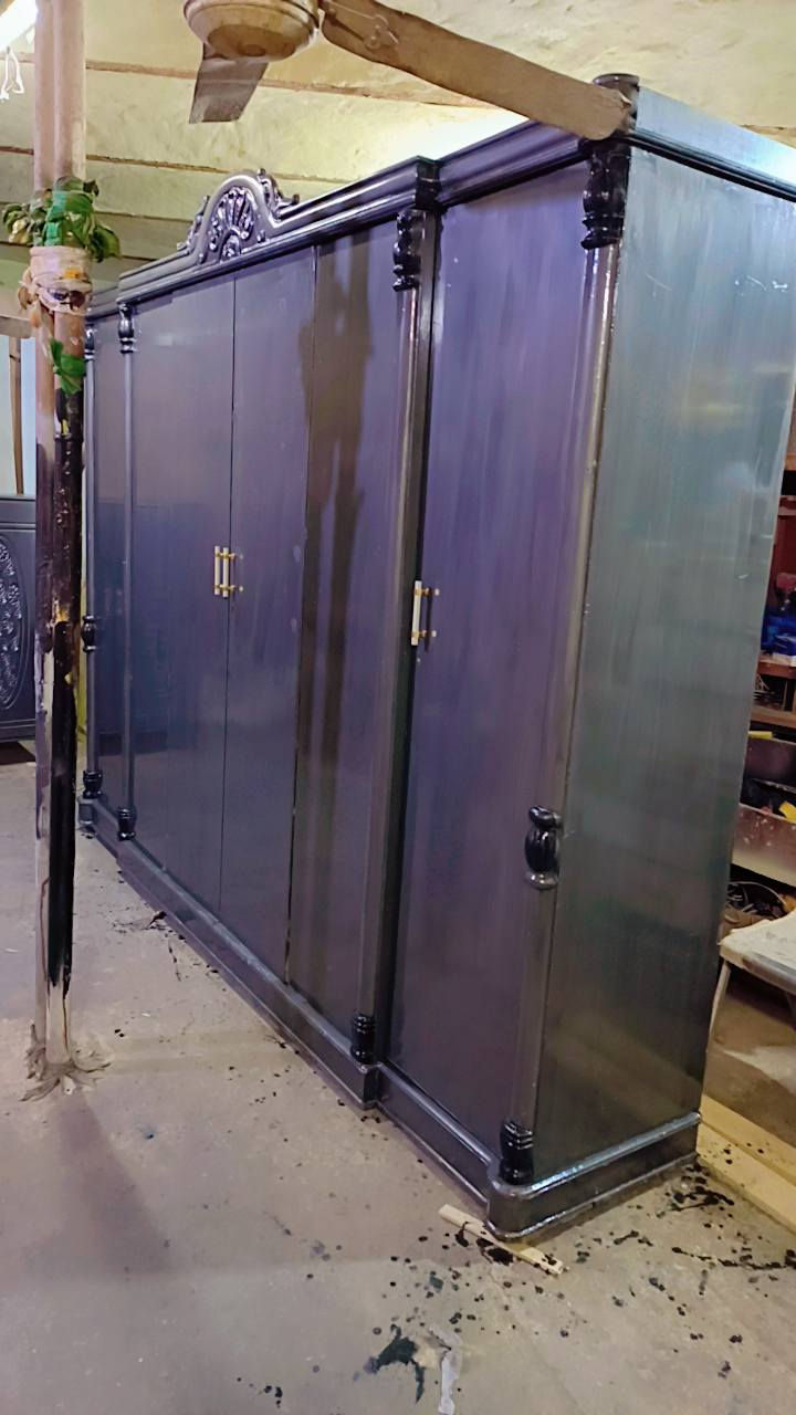 كنتور 6باب كويتي 
سعره 350وبيه مجال 
عنواني ناصرية تقاطع رايات 
للاستفسار الاتصال على رقم الهاتف 
***********
