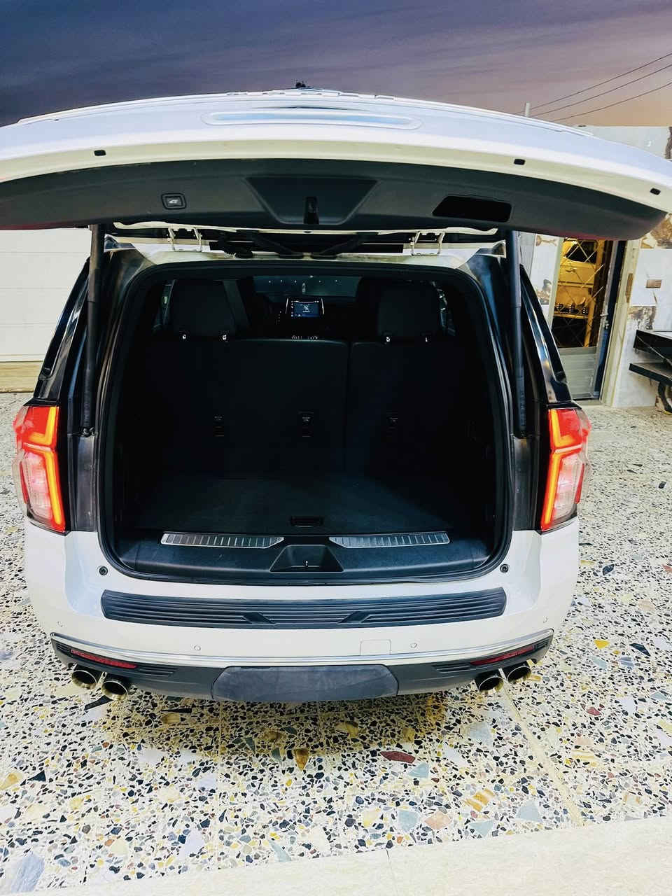 يالله
السلام عليكم تاهو 2022 هاي كانتري 
 CANTREHE فول 1/1 اقوه موصفات بل تاهو رقم بغداد الجديد باسمي هزه وفحص وسنويه كله جديد امريكي صور الحادث مرفقه بلمنشور سياره كلين بدون حادث بارد فقط بل جاملق  وهنا بلعراق صار بيه شخط بين الباب ولجاملق بدون دواخل صطحي صاير 
الموصفات 
1-شاشه 
2-بصمات 5  +بصمه ابواب 
3-كشنات جلد + جميع الشنات كهرباء + ثلاث حركات +تدفئه وتبريد +خزن ميموري 
4-مري كهرباء وشفط +قلاب عند الجروع +هيترات بل مري 
5- كامرات 6
6- كشنات Vip منفصل 
7رادارات امامي وخلفي وجانبي 
8-داتشو شاشه دجتل 4مودات  
9-جنطه كهرباء +جلاق 
10-ماشيه 92 
11-قاصه
12-شاحن لاسلكي 
13- تحكمات ستيرن 
14- حساسات امامي خلفي 
15-ويل حجم 22من امريكا
16- بجم كبس 
17-قاصه 
معروفه موصفات هاي كانتري اقوى موصفات بل تاهو مكان بغداد السعر(368)وبيه مجال الستفسار (***********)
