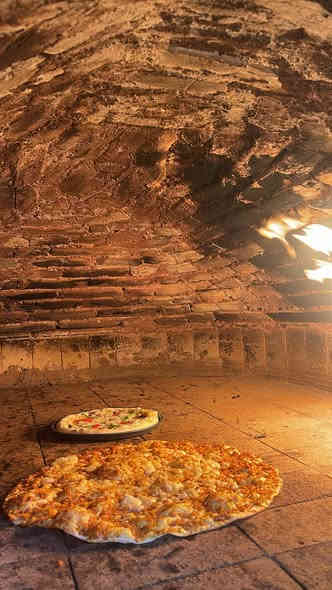 انصحكم بي الطعم رهيب ومميز كلش 
النظافه والترتيب فوول 
كادر مصلاوي متميز 
واللحم عراقي ١٠٠٪؜ 
مكانه حي القاهره قرب الامزون للتوصيل 
وخدمه توصيل مجاني داخل المنطقه 
***********
