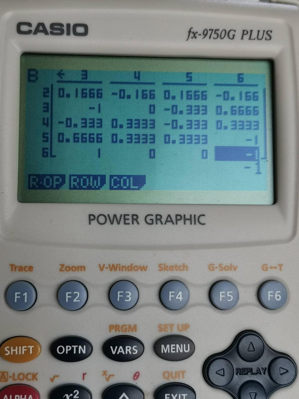 حاسبات كاسيو العلمية الاصلية تحل جميع العمليات الحسابية و الرياضية
تحل المصفوفات الكبيره جدا
تناسب جميع الطلبة الدراسات الاولية و  العليا.. 
السعر ٦٥ الف دينار
للاستفسار الاتصال على *********** واتساب ➡️ 🌹

